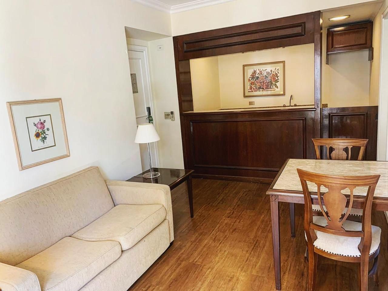 Deluxe Suite with Bathtub photo 2