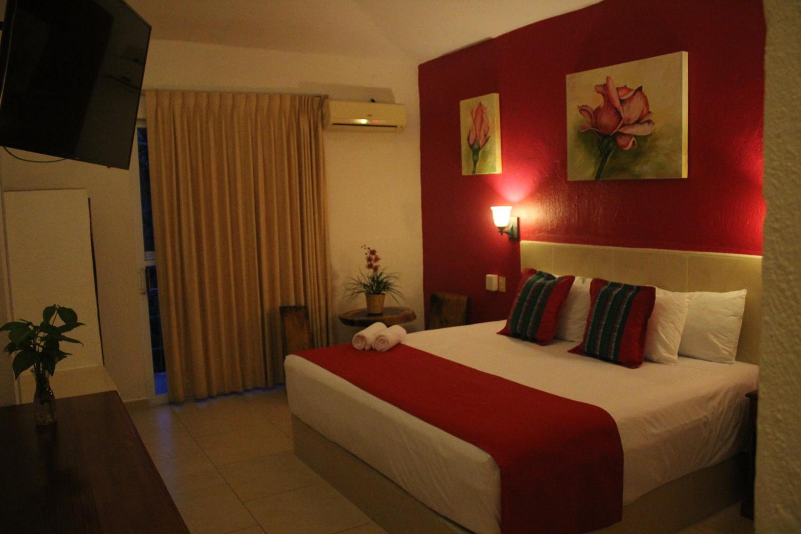 Deluxe King Room photo 1