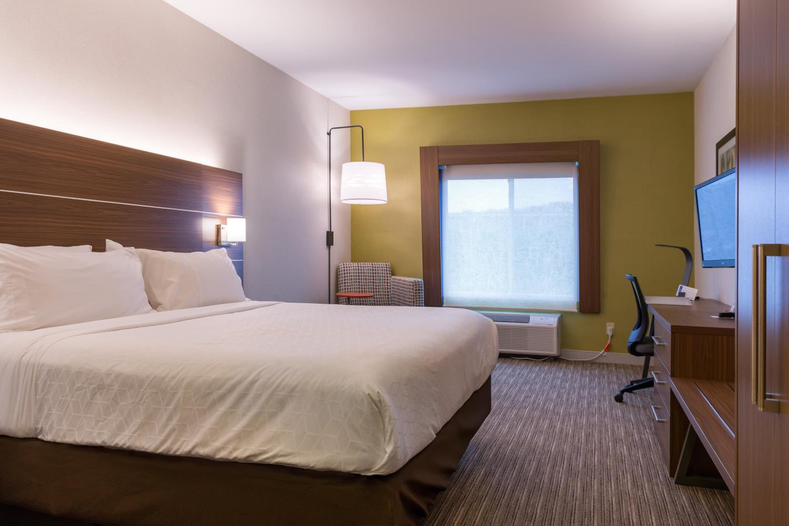 Standard King Room - Photo 1
