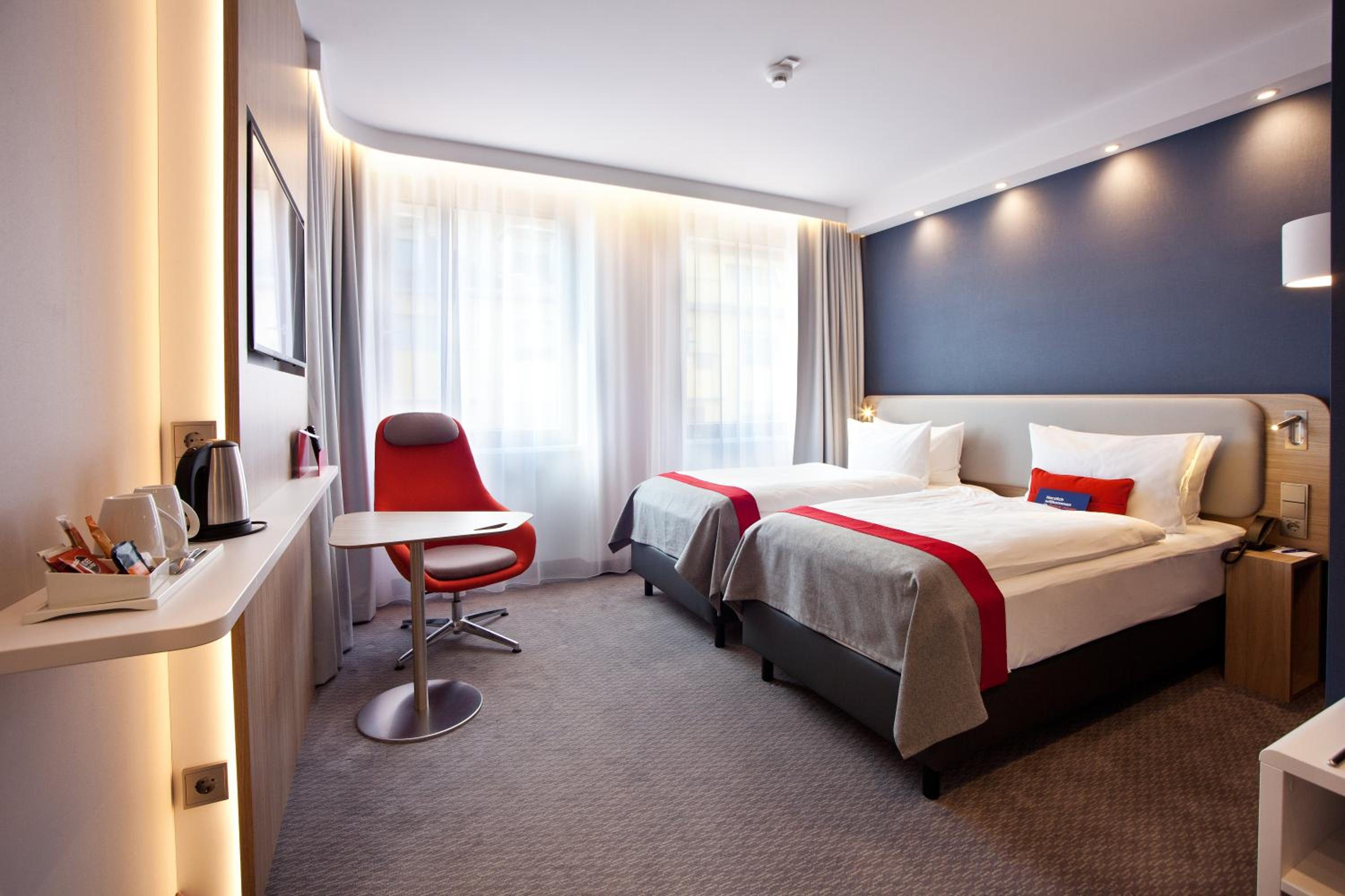 Standard Twin Room - Photo 8