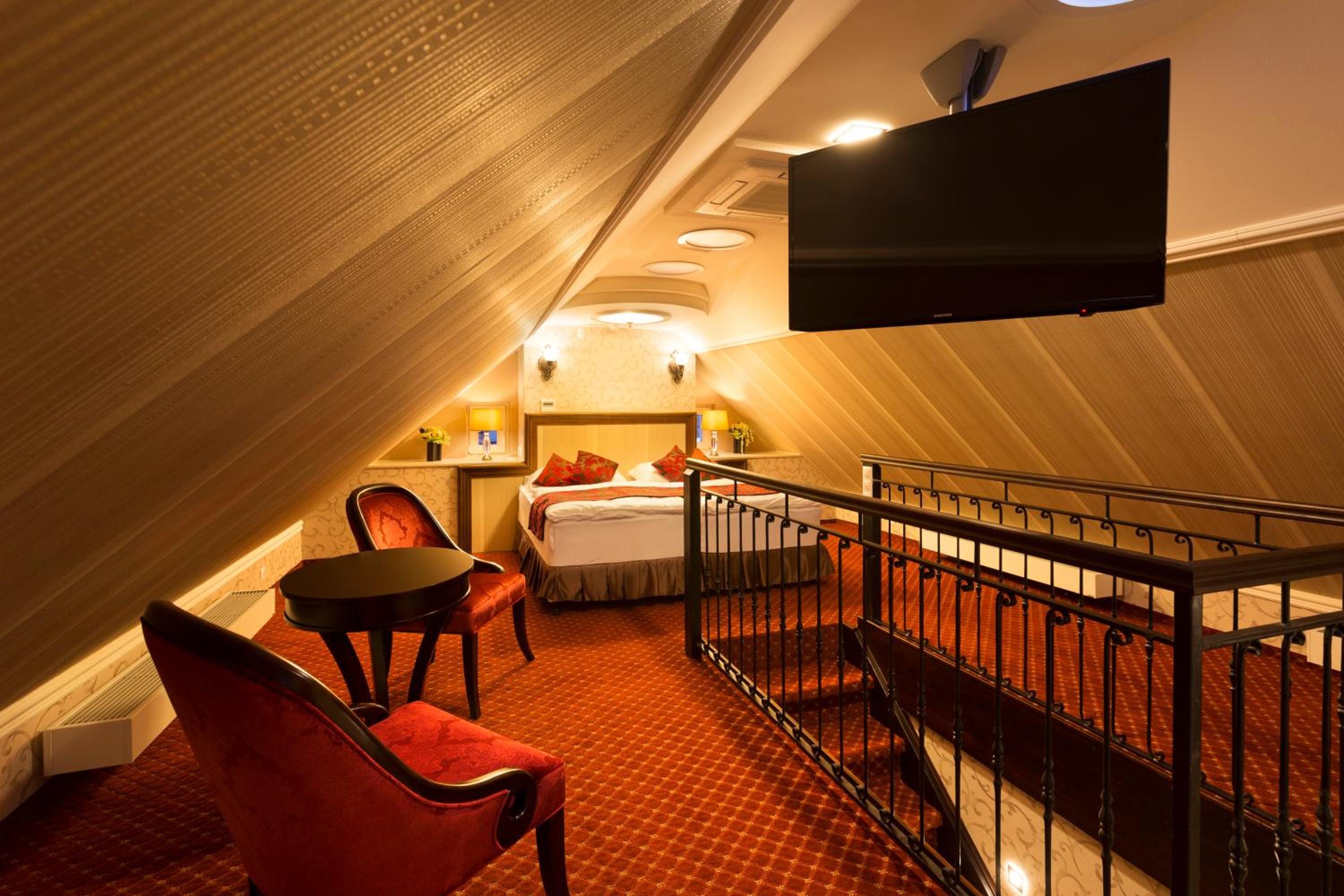 Deluxe Apartment