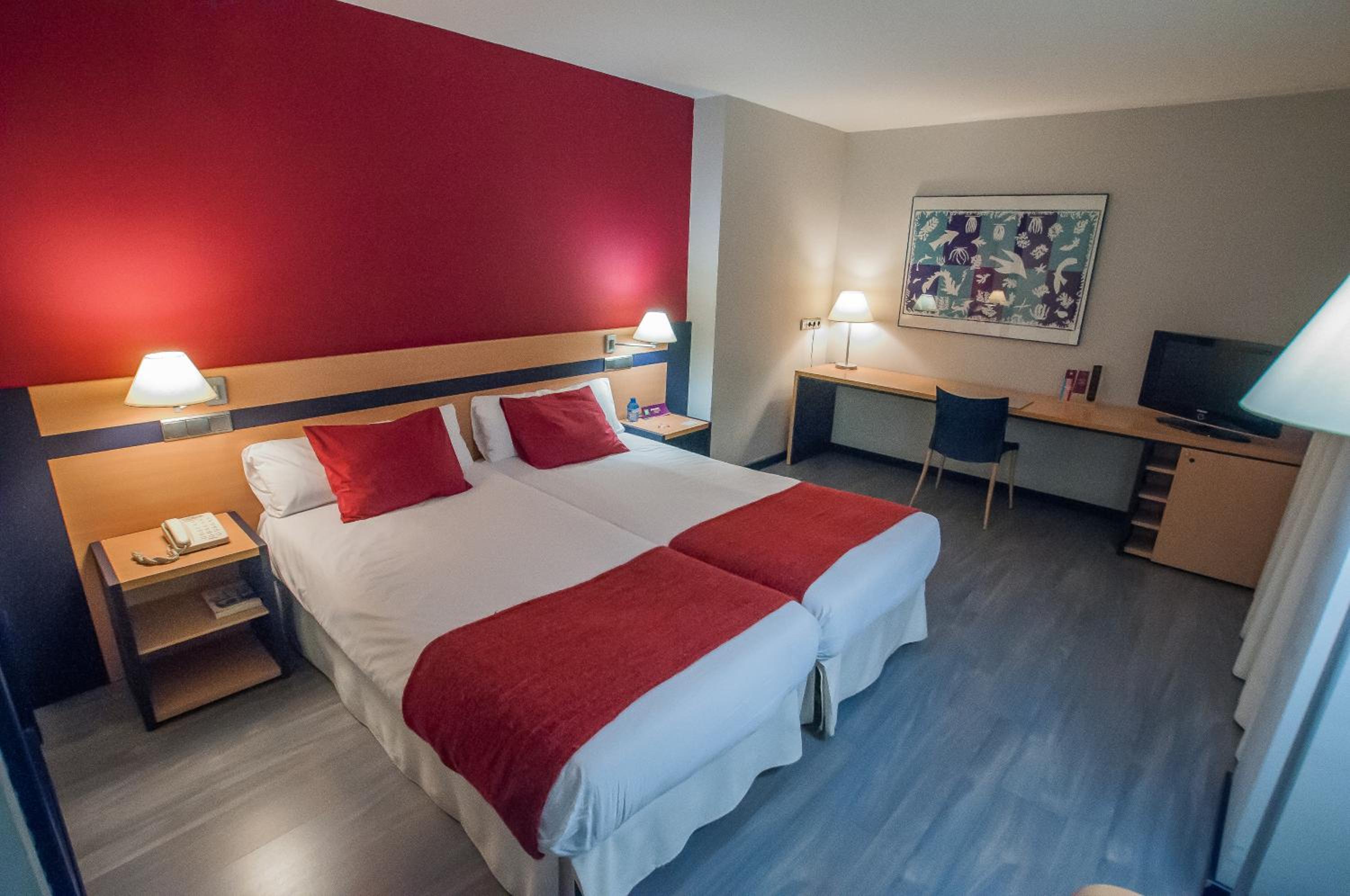 Standard Room with Two Single Beds - Photo 1