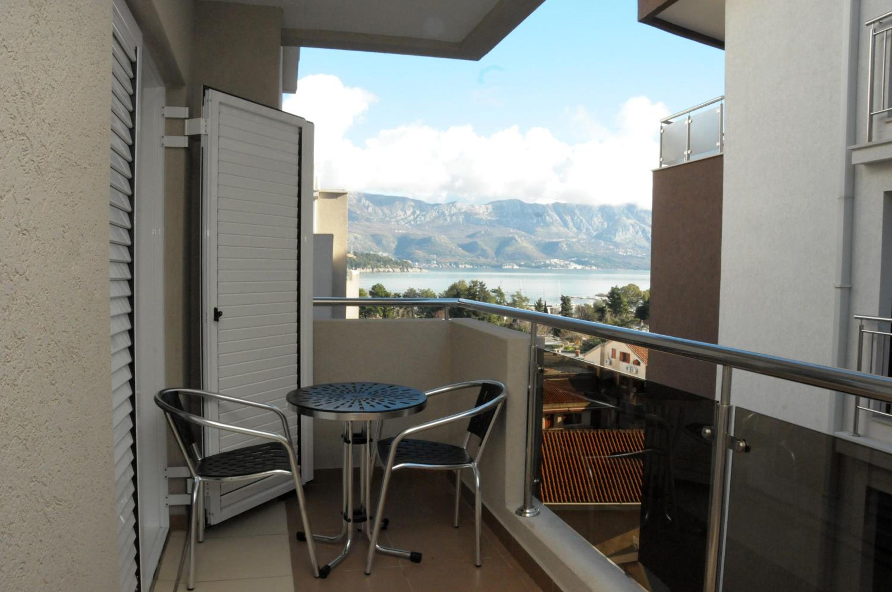One-Bedroom Apartment - Photo 5