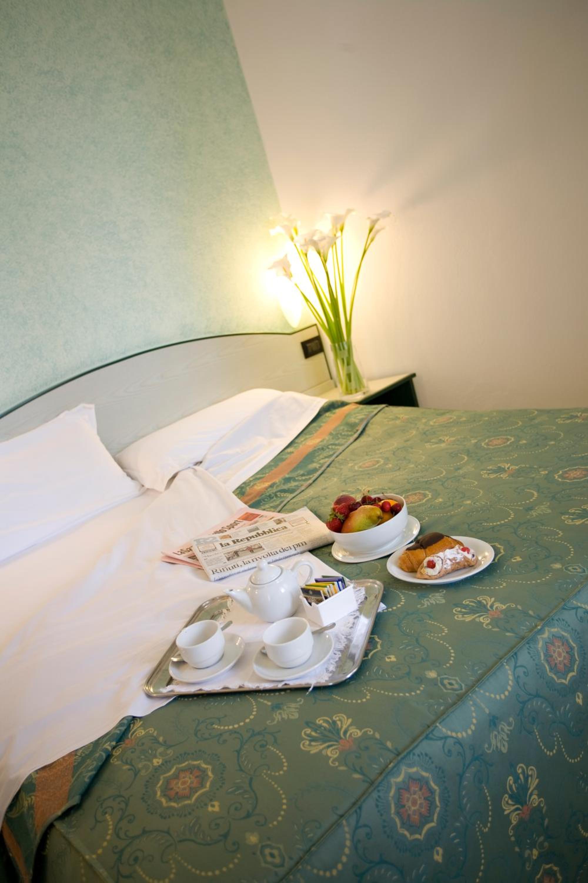 Double or Twin Room - Photo 2