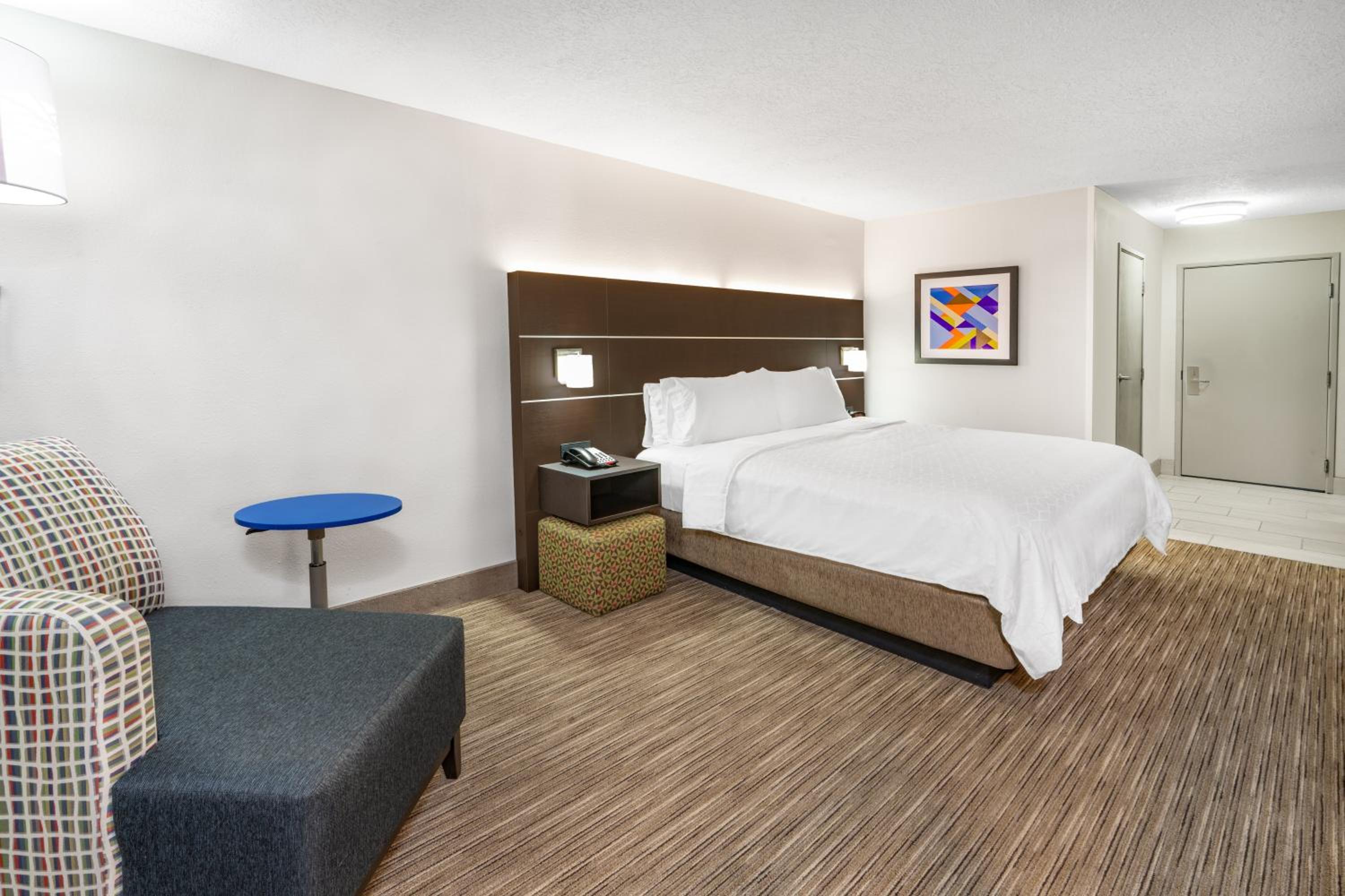 Standard King Room - Photo 1