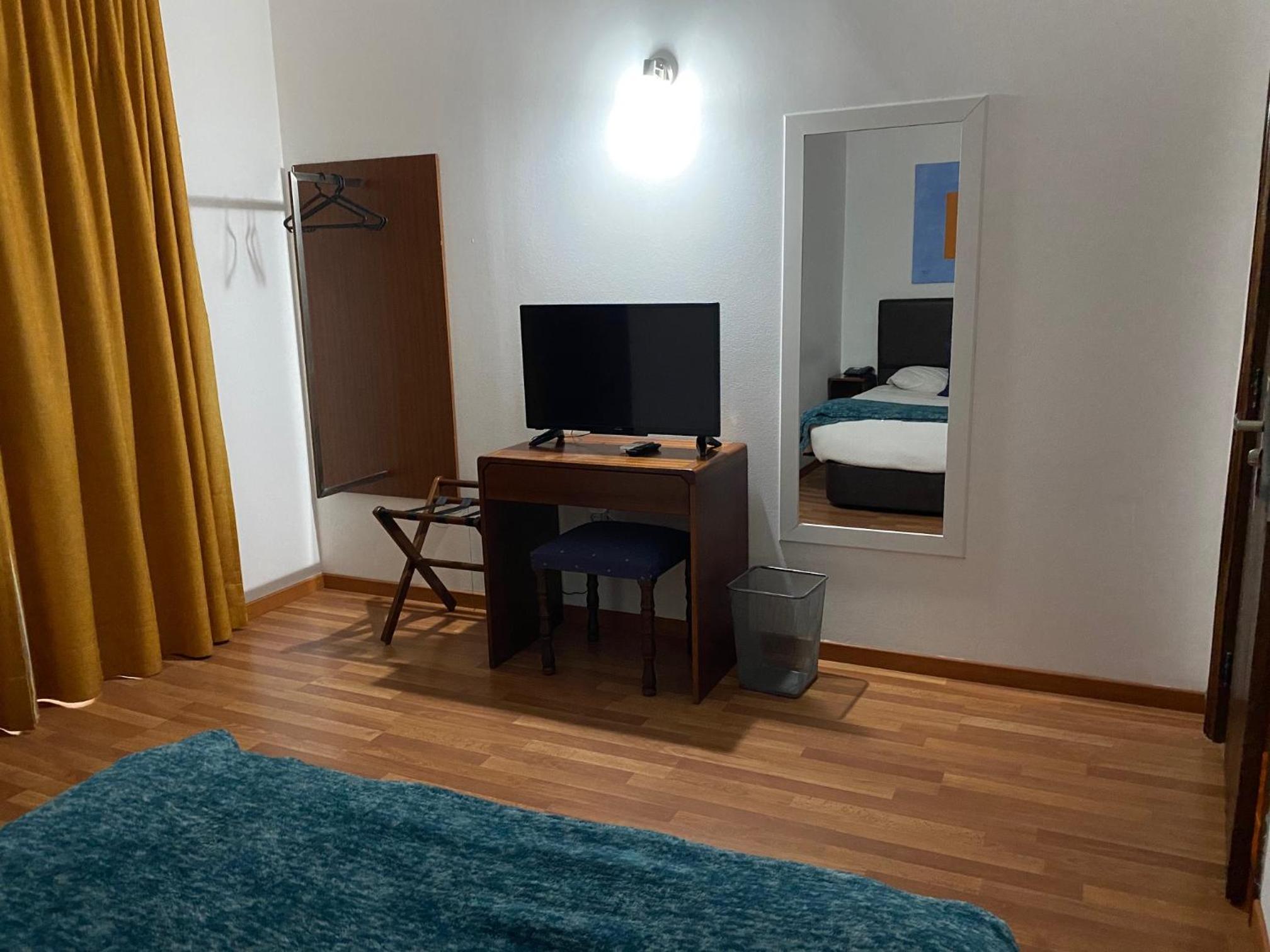 Double Room - Photo 6