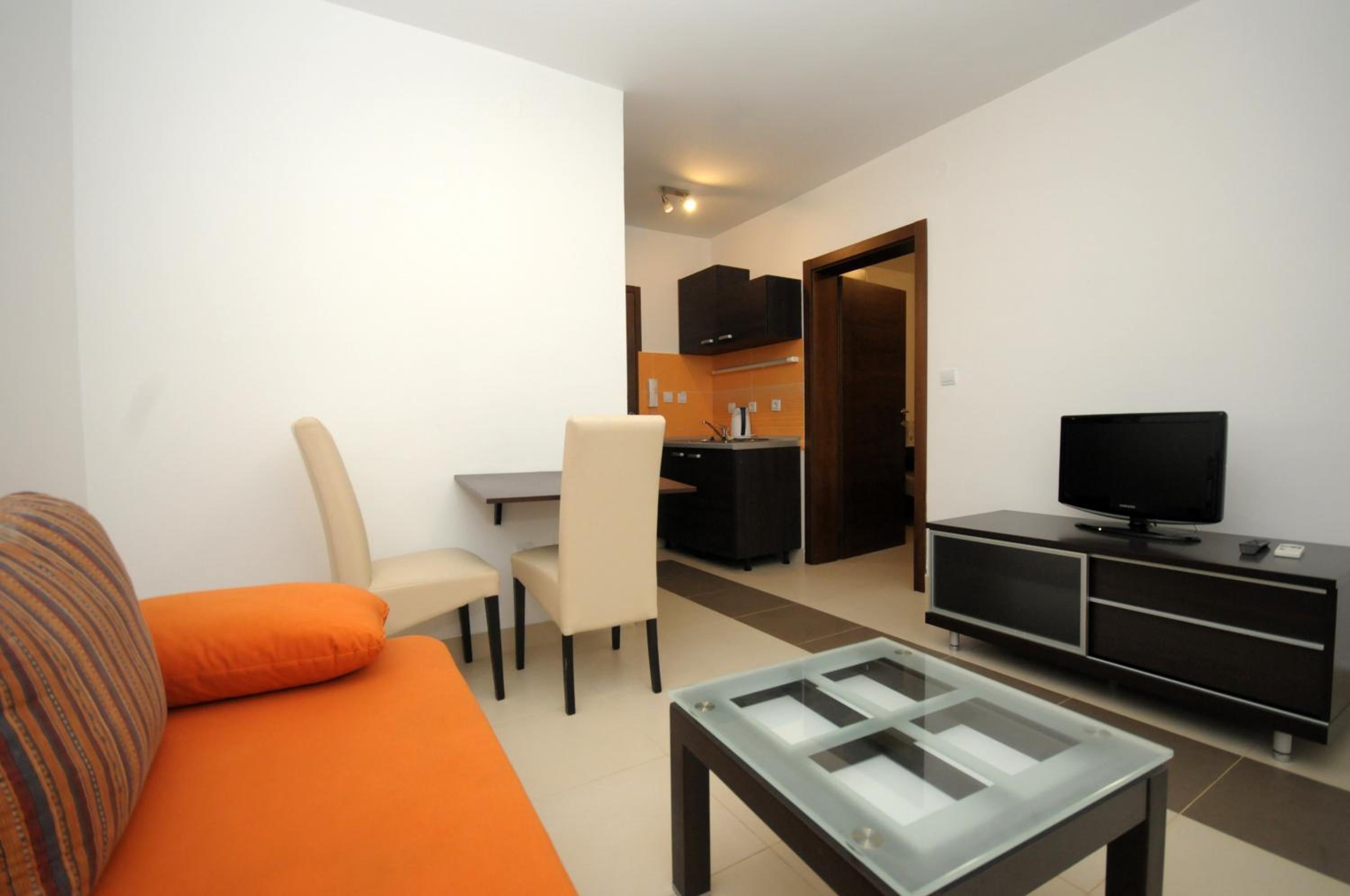 One-Bedroom Apartment - Photo 1