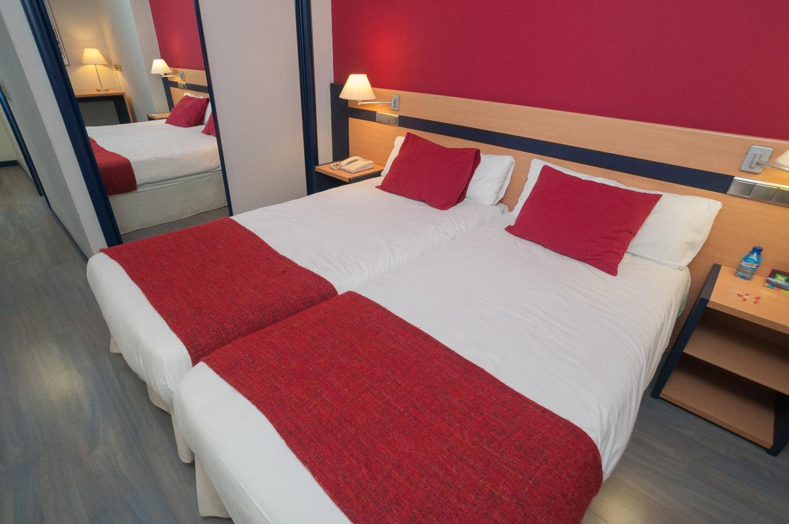 Standard Room with Two Single Beds - Photo 2