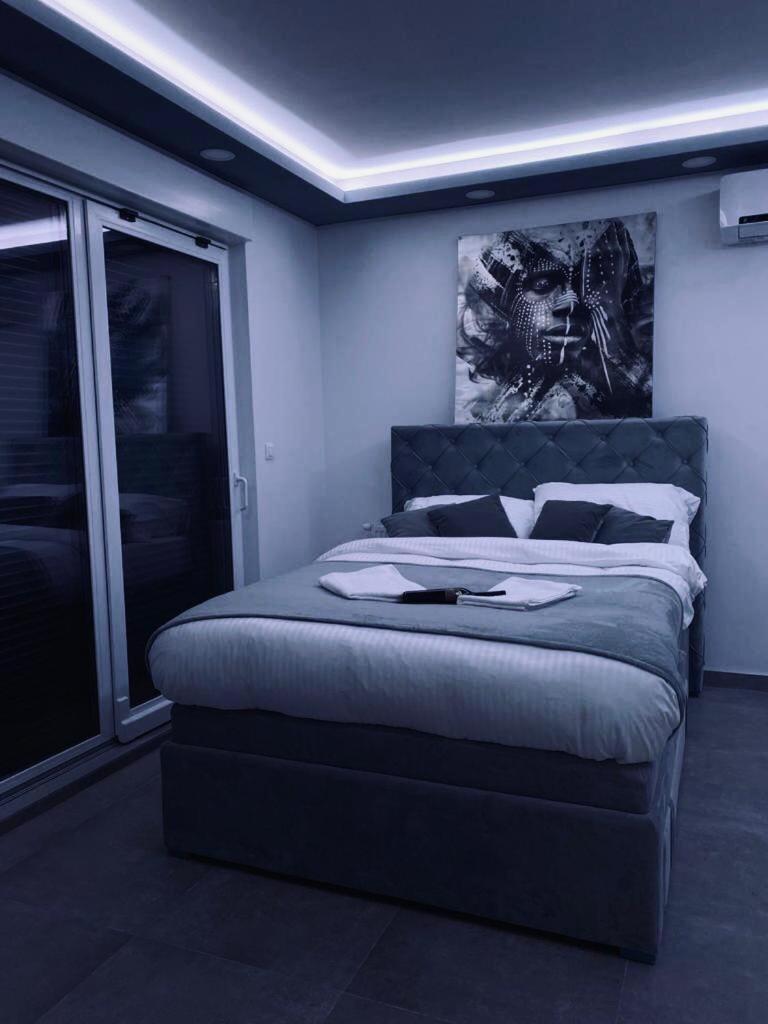 One-Bedroom Apartment - Photo 18