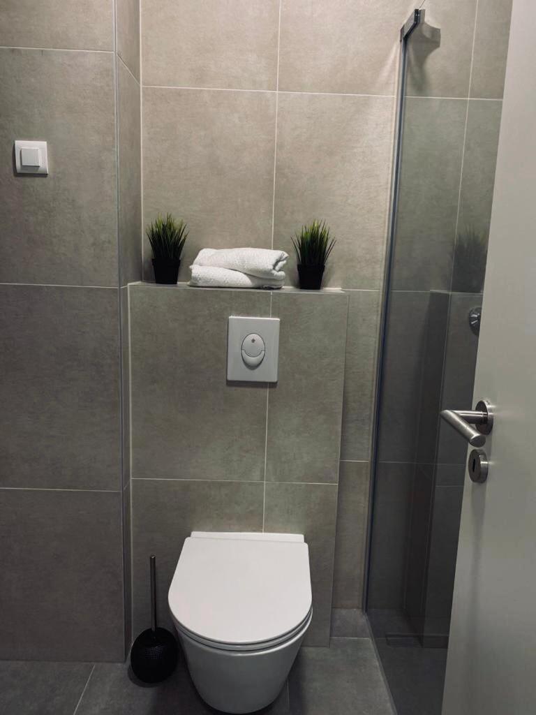 One-Bedroom Apartment - Photo 5