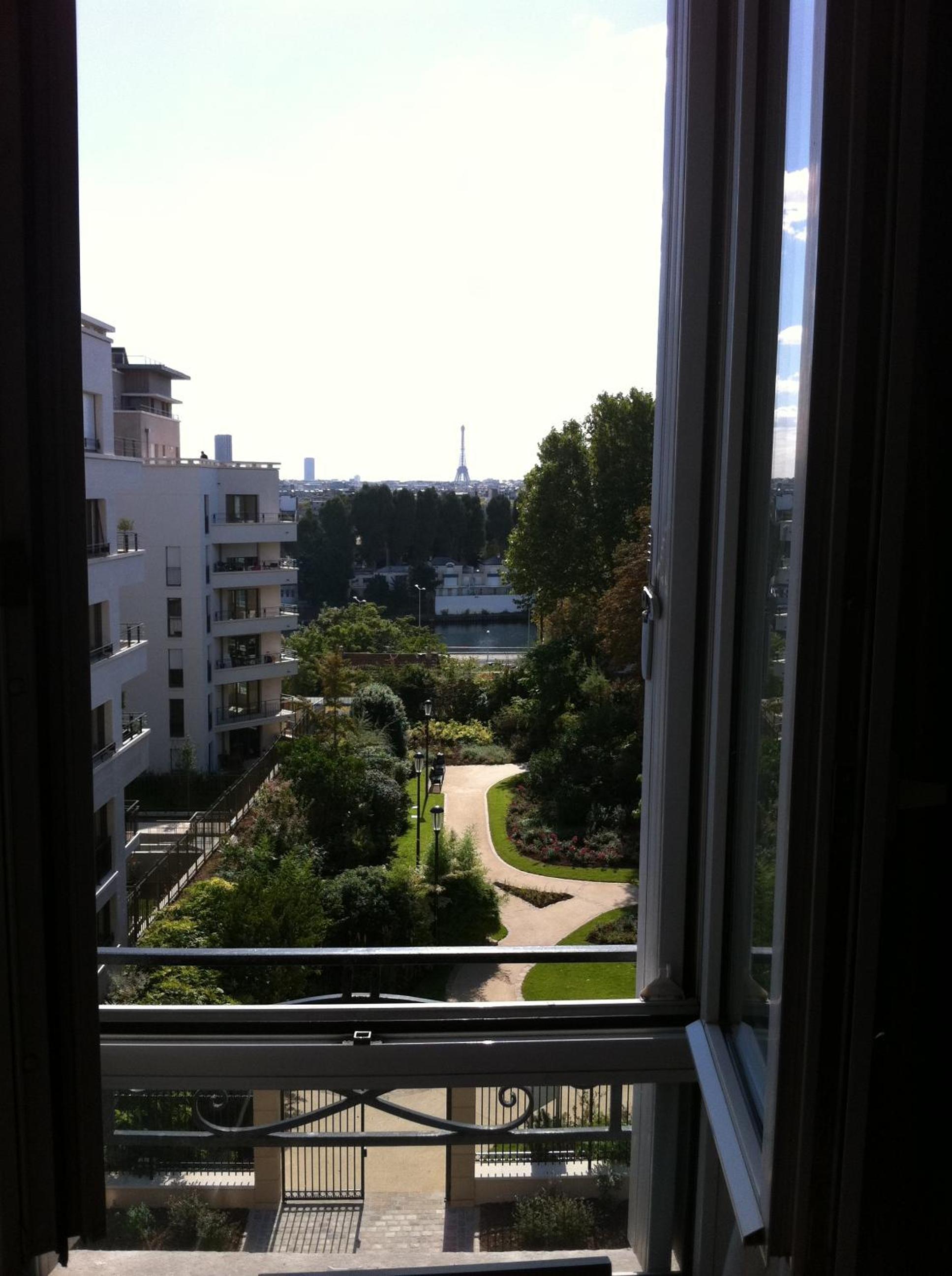 Comfort Queen Room - Non-Smoking  - Photo 7
