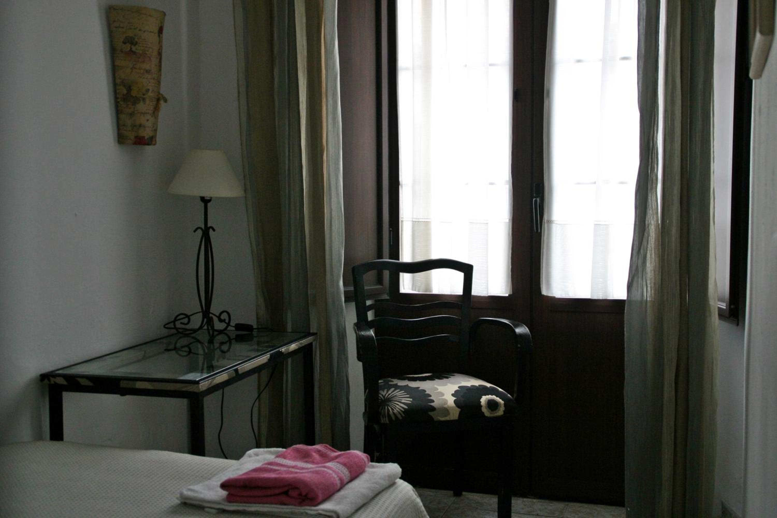 Single Room photo 3