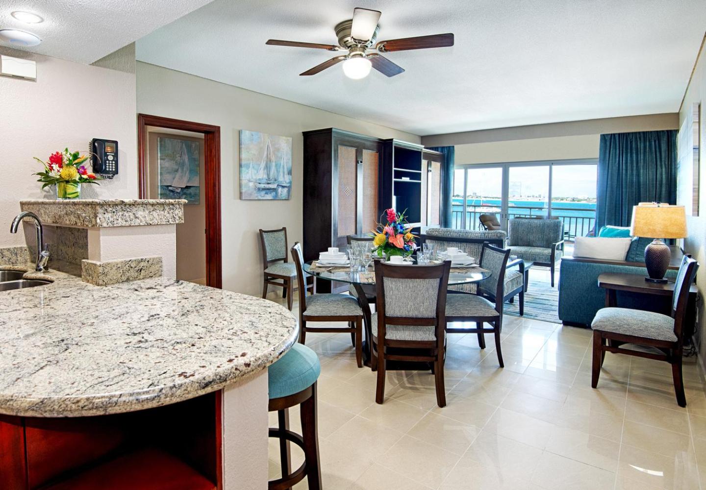 One-Bedroom Suite with Sea View with Fully Equipped Kitchen, Oceanfront - Photo 3