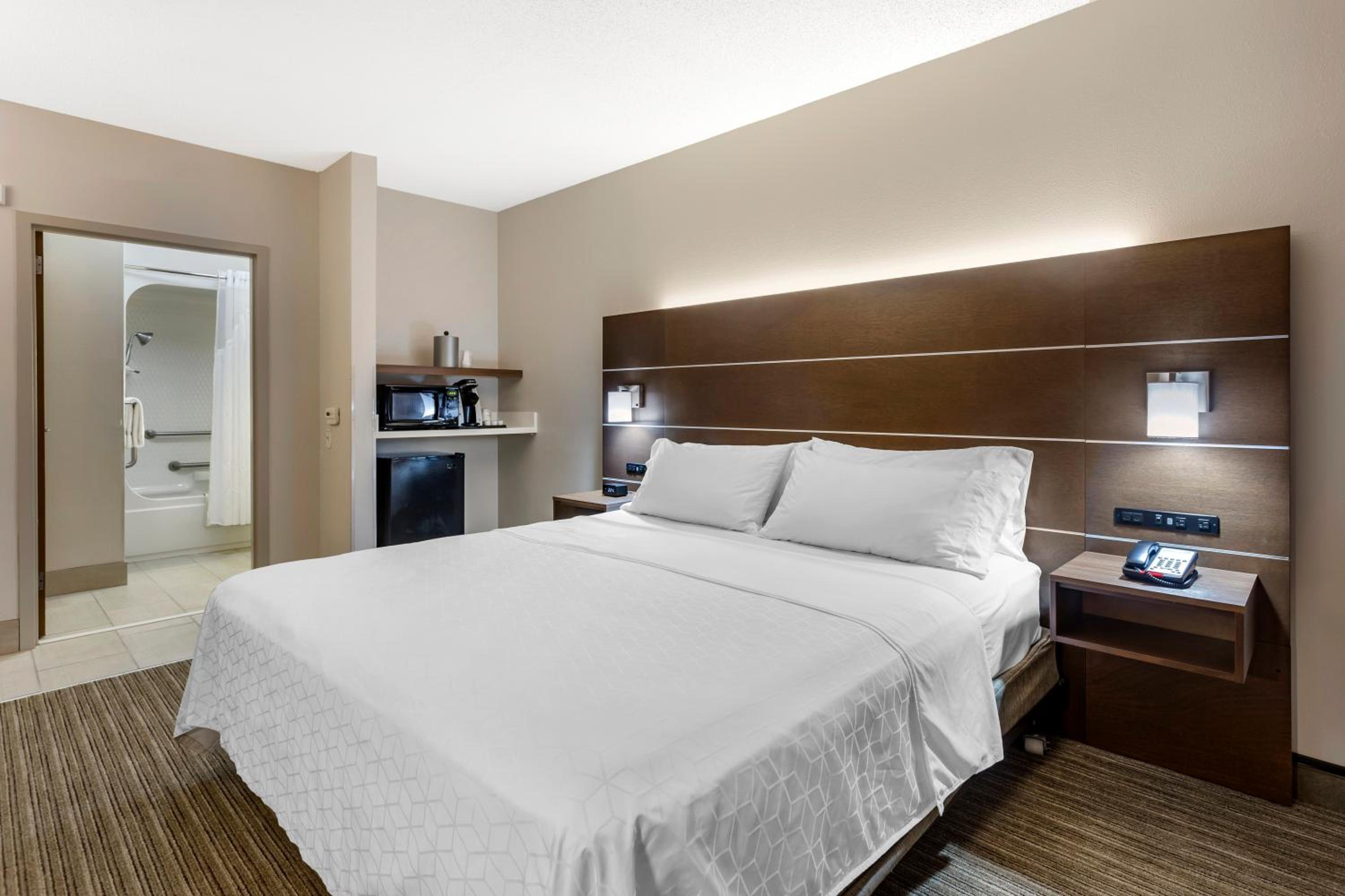 King Room - Mobility Access/Hearing Accessible - Photo 1