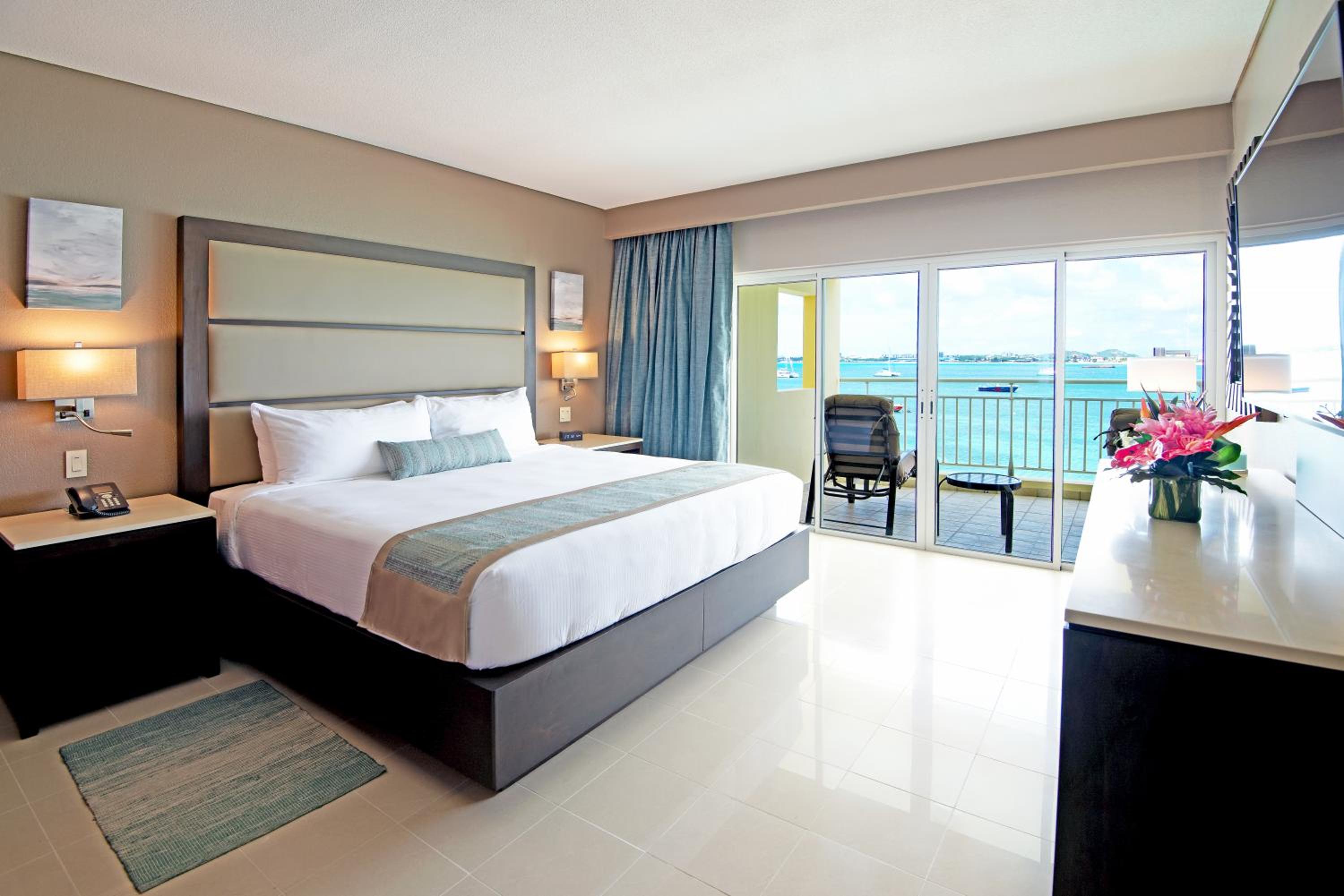 One-Bedroom Suite with Sea View with Fully Equipped Kitchen, Oceanfront - Photo 1