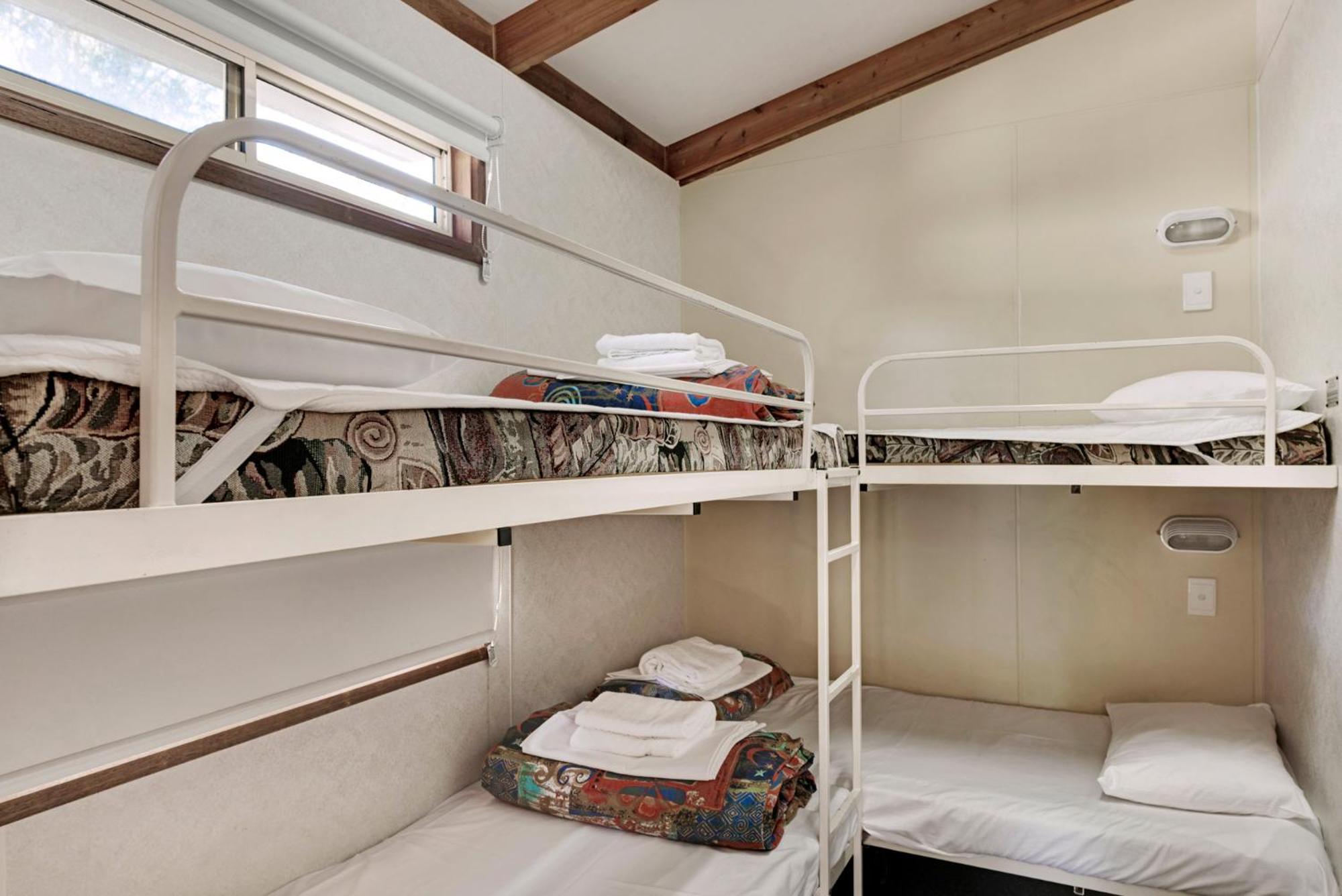 Standard 2 Bedroom Cabin - Sleeps 6 photo 3
