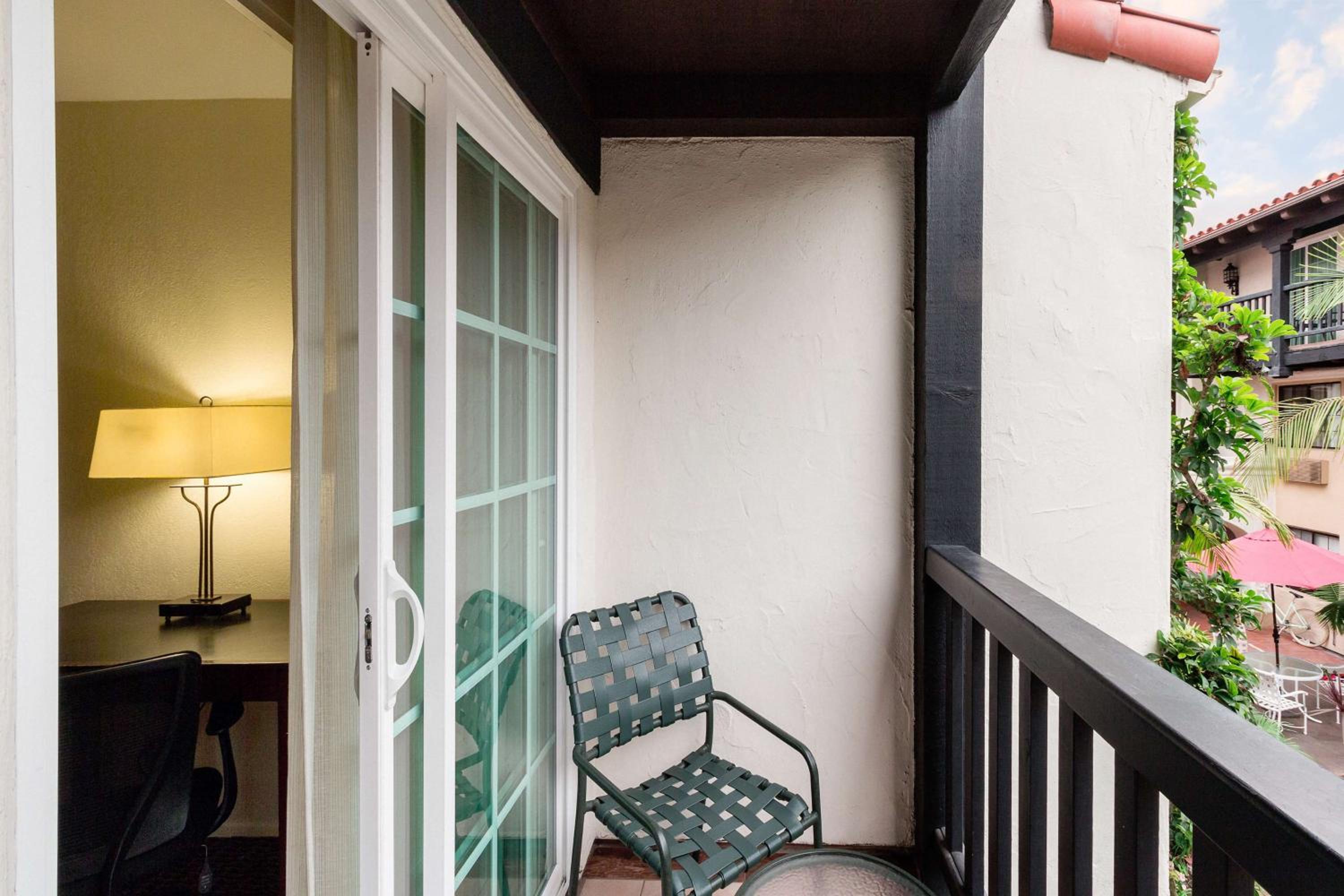 King Room with Courtyard View - Photo 3