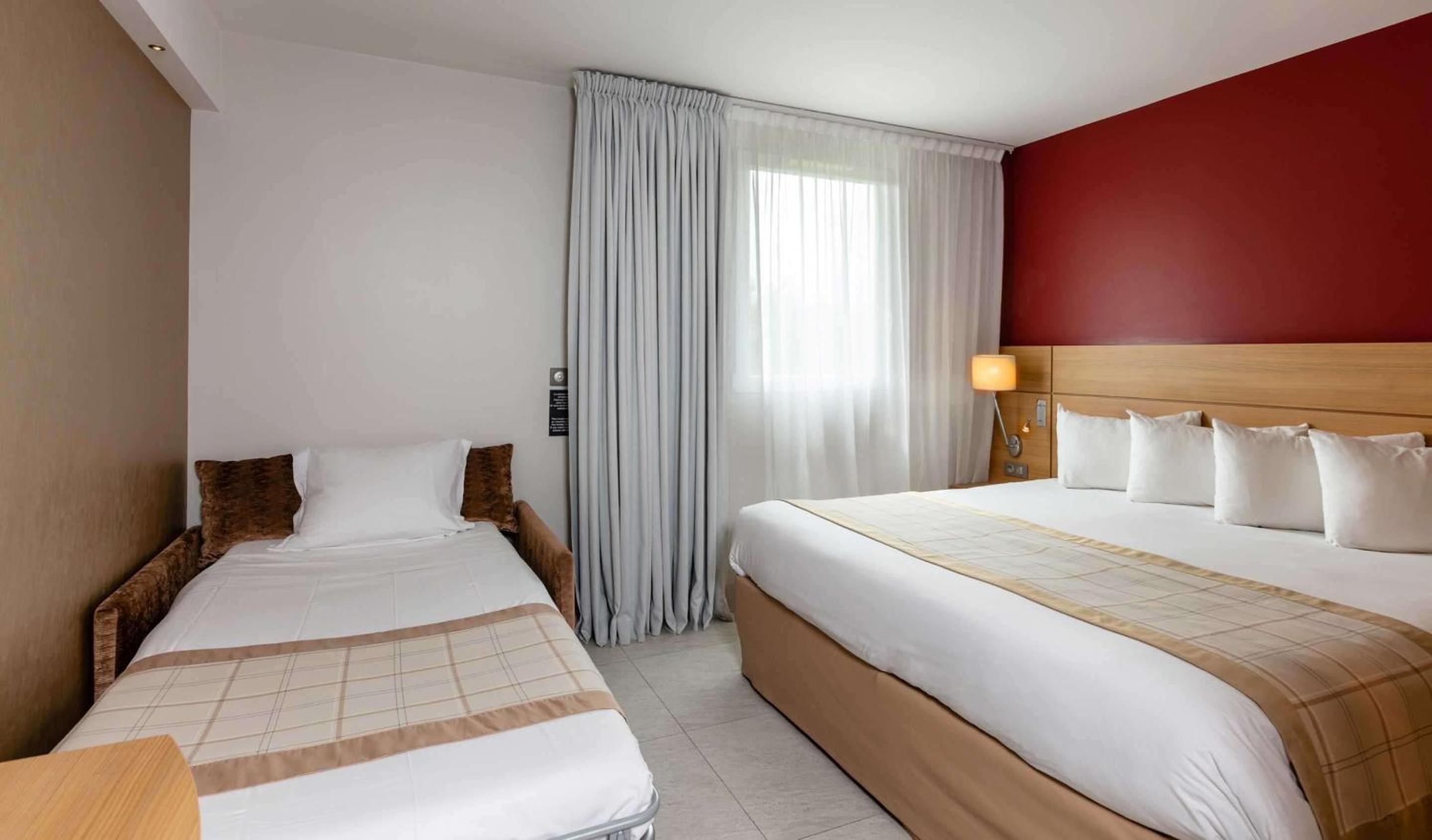 Small Triple Room with Queen Bed