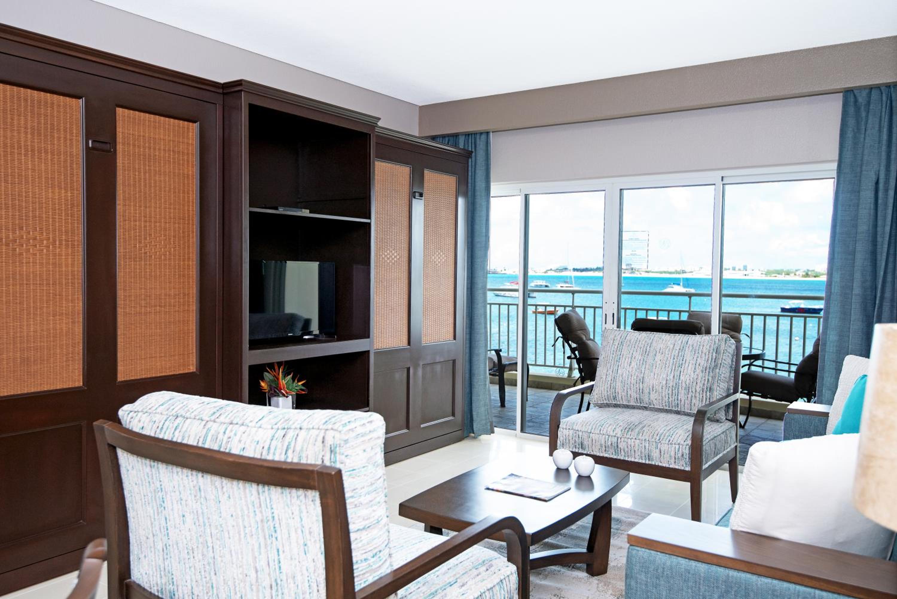 One-Bedroom Suite with Sea View with Fully Equipped Kitchen, Oceanfront - Photo 5