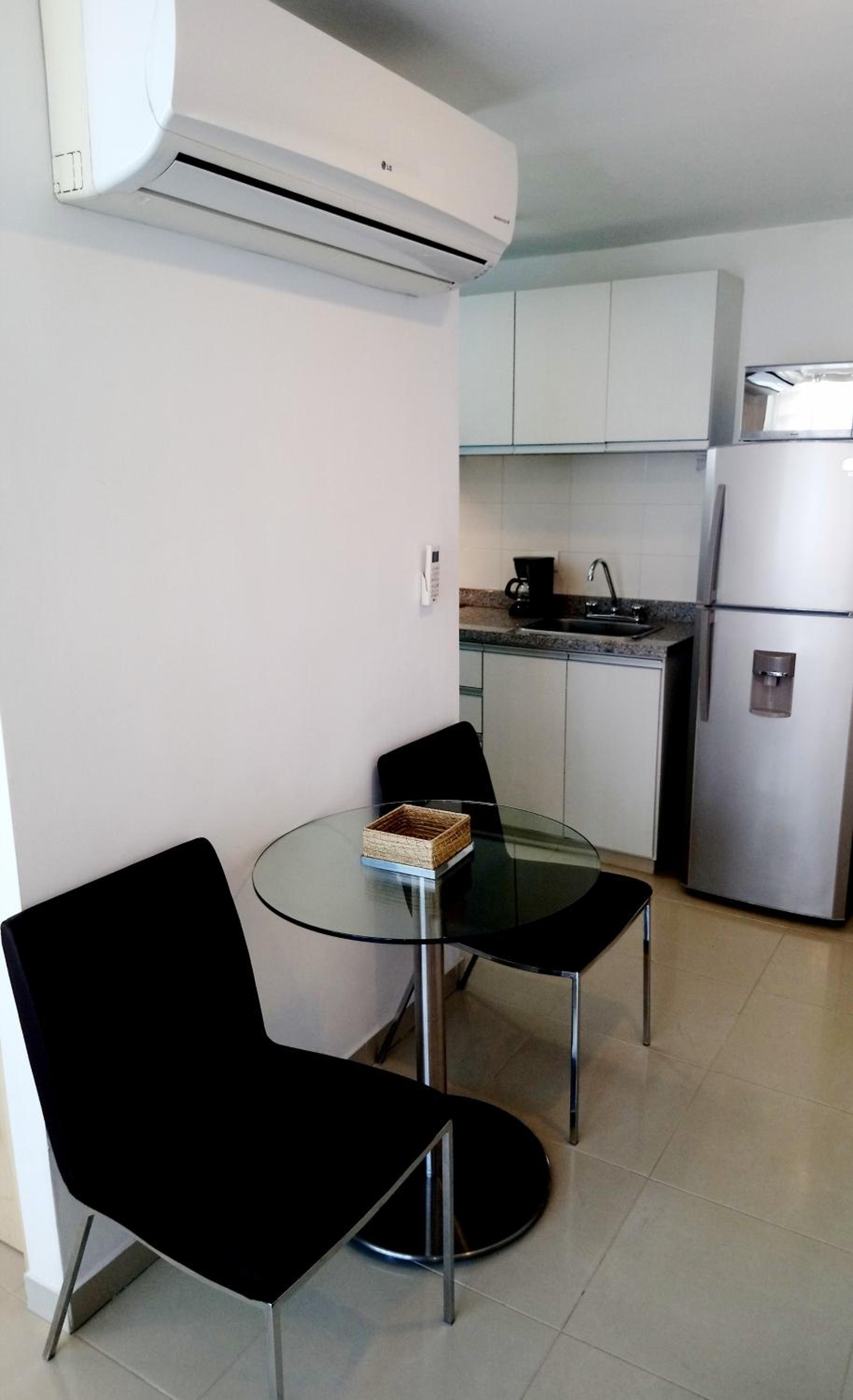 One-Bedroom Apartment photo 3