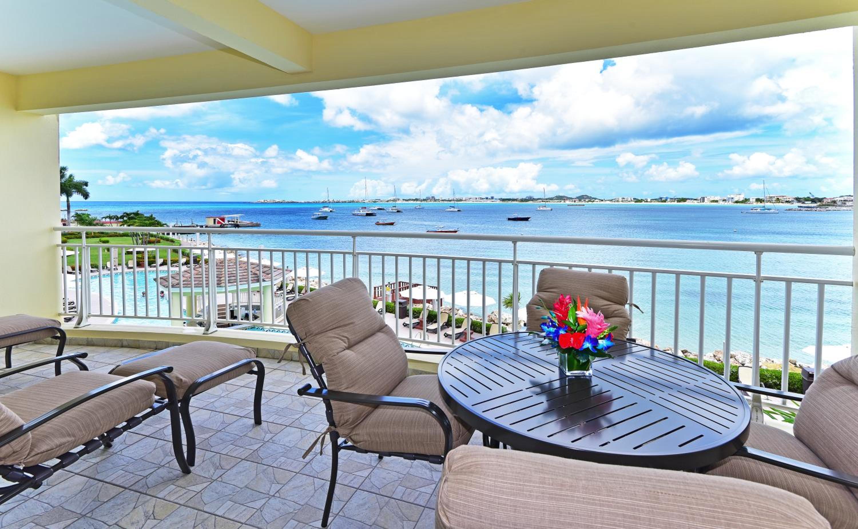 One-Bedroom Suite with Sea View with Fully Equipped Kitchen, Oceanfront - Photo 10