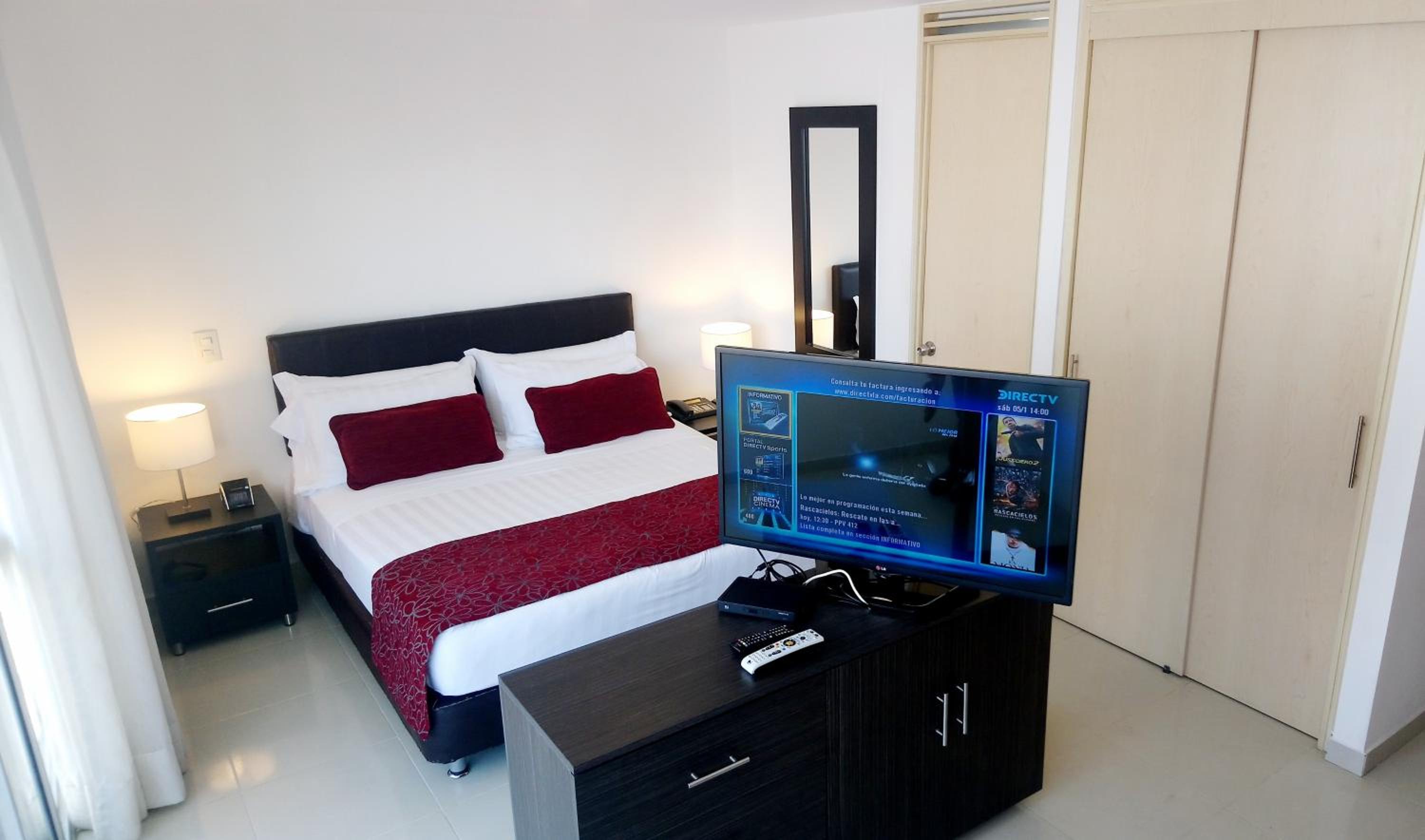 One-Bedroom Apartment photo 1