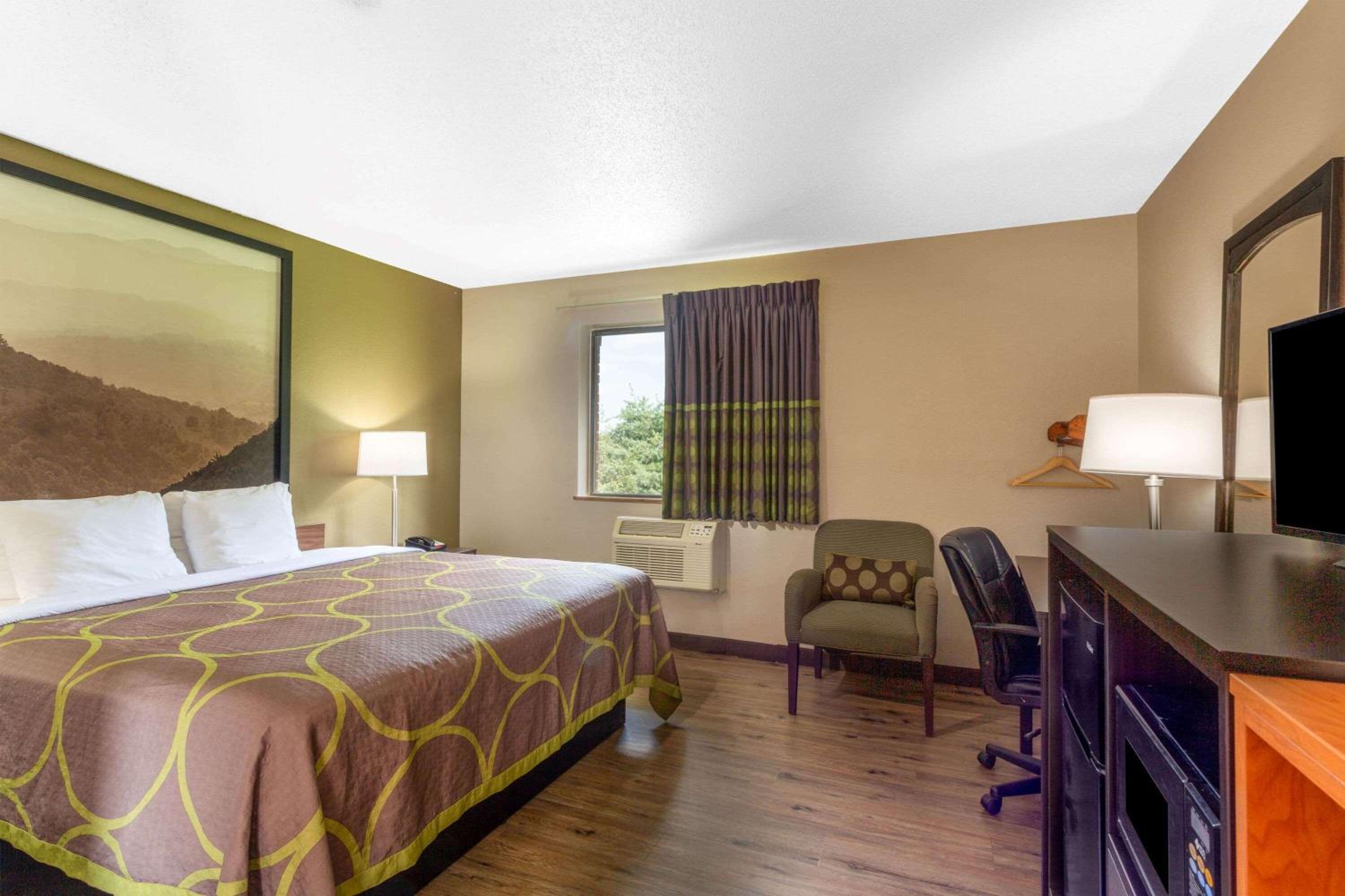 King Room - Mobility Access/Non-Smoking - Photo 6