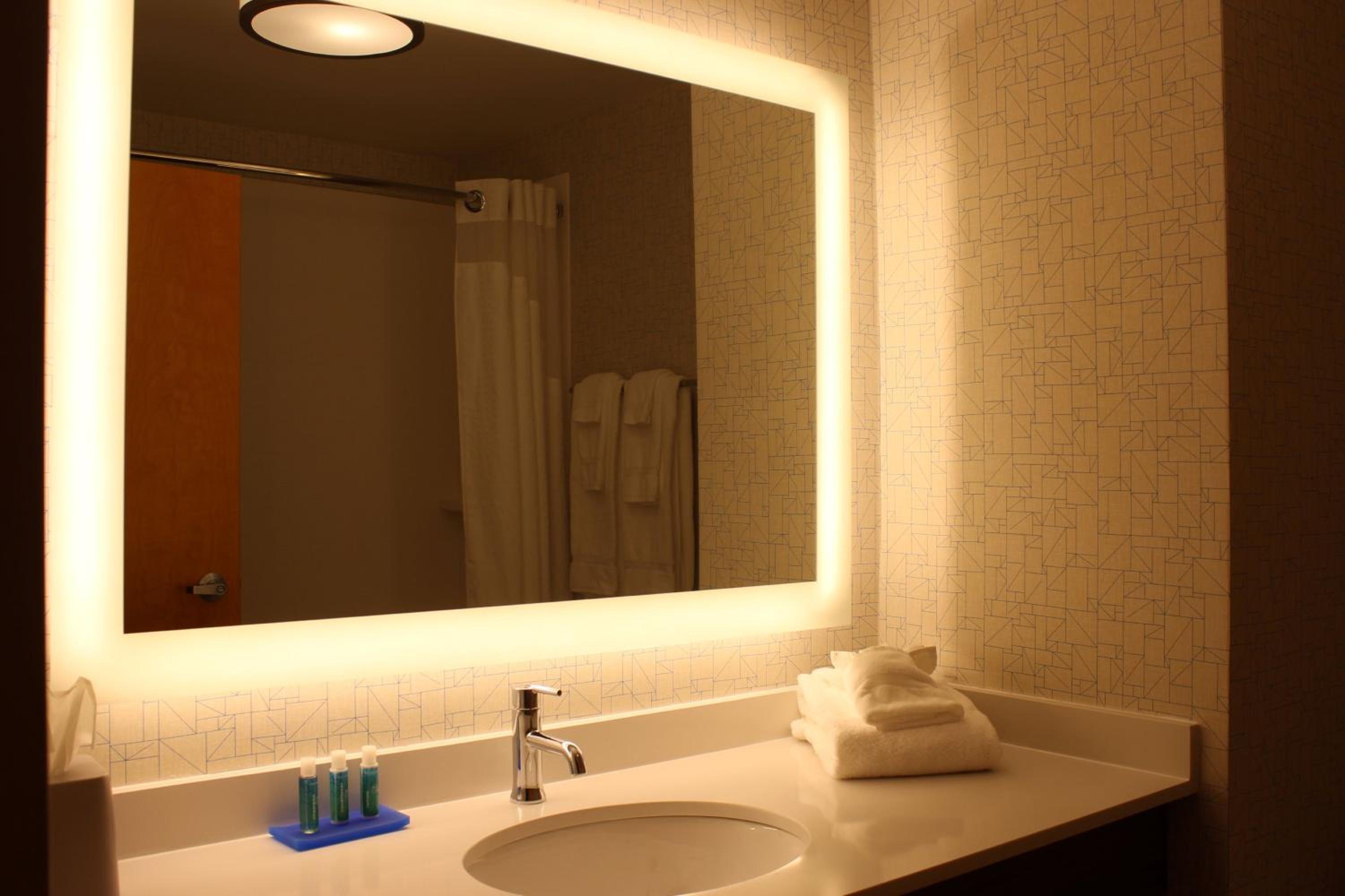 Standard King Room - Photo 2