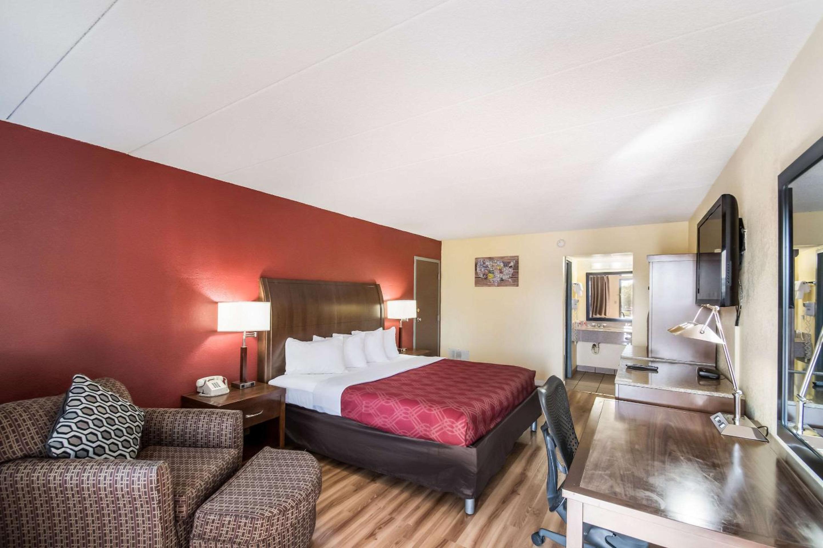 King Room - Non-Smoking - Photo 1