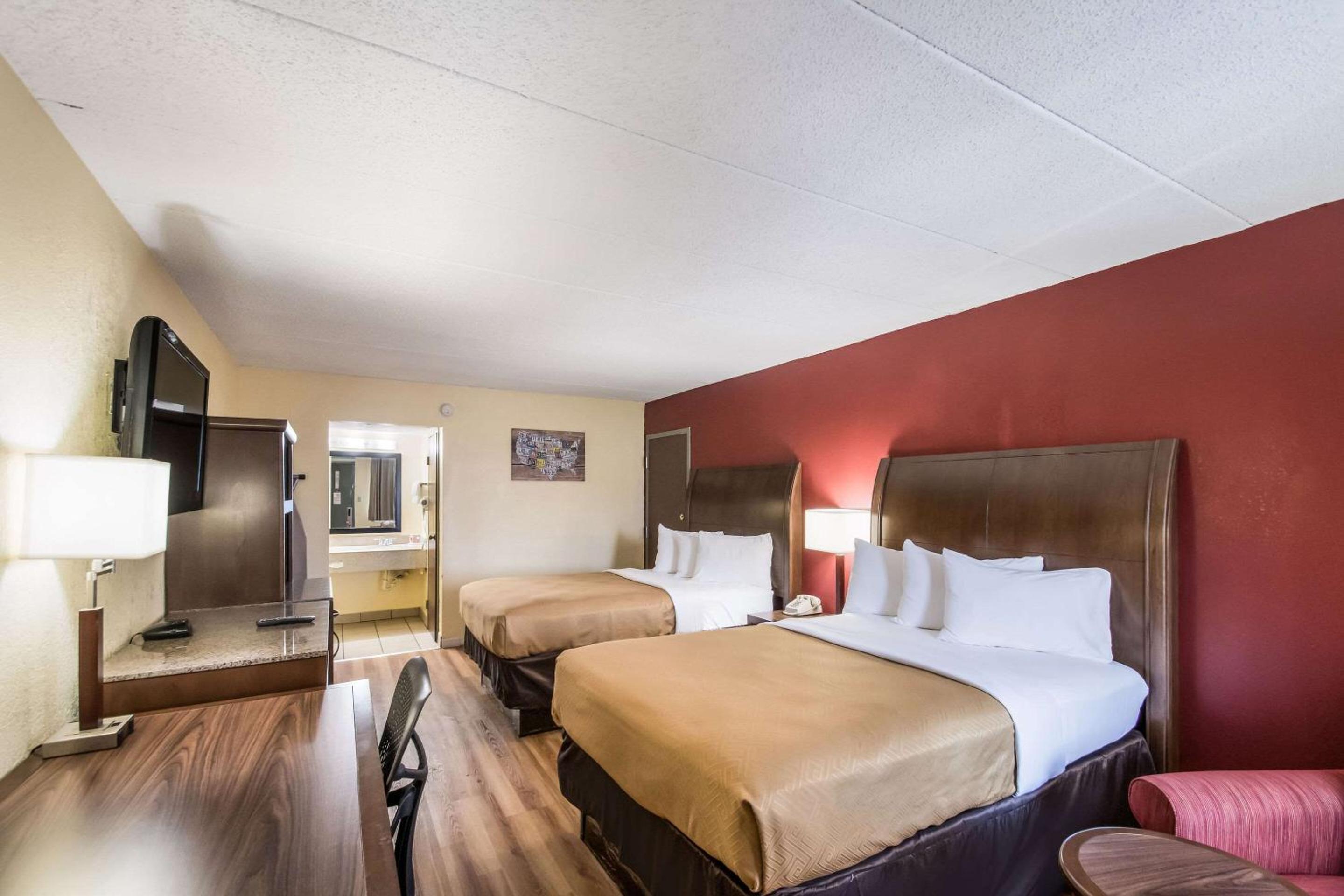 Double Room with Two Double Beds - Non-Smoking - Photo 1
