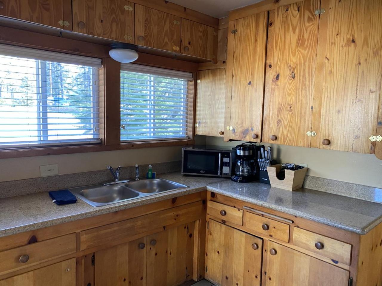 Three-Bedroom House - Photo 3