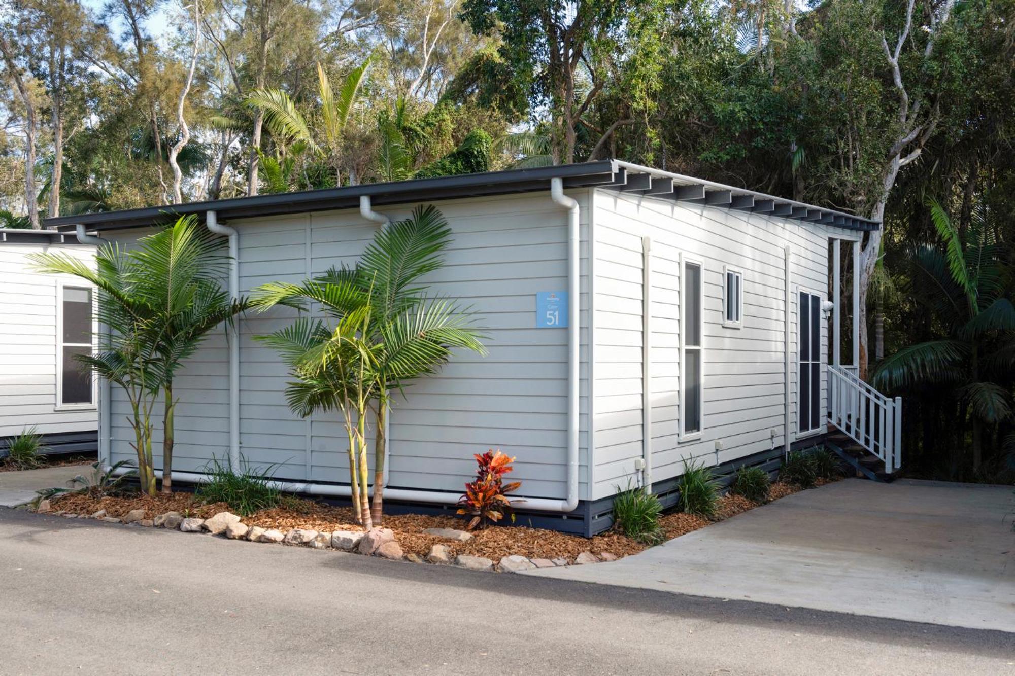 Deluxe 2 Bedroom Family Cabin - Sleeps 6 photo 3