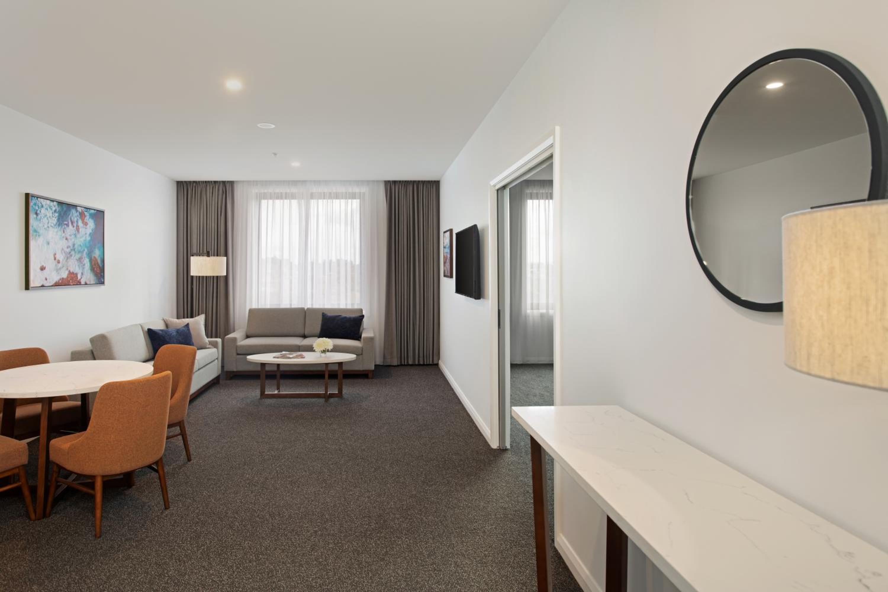 Deluxe King Suite photo 3