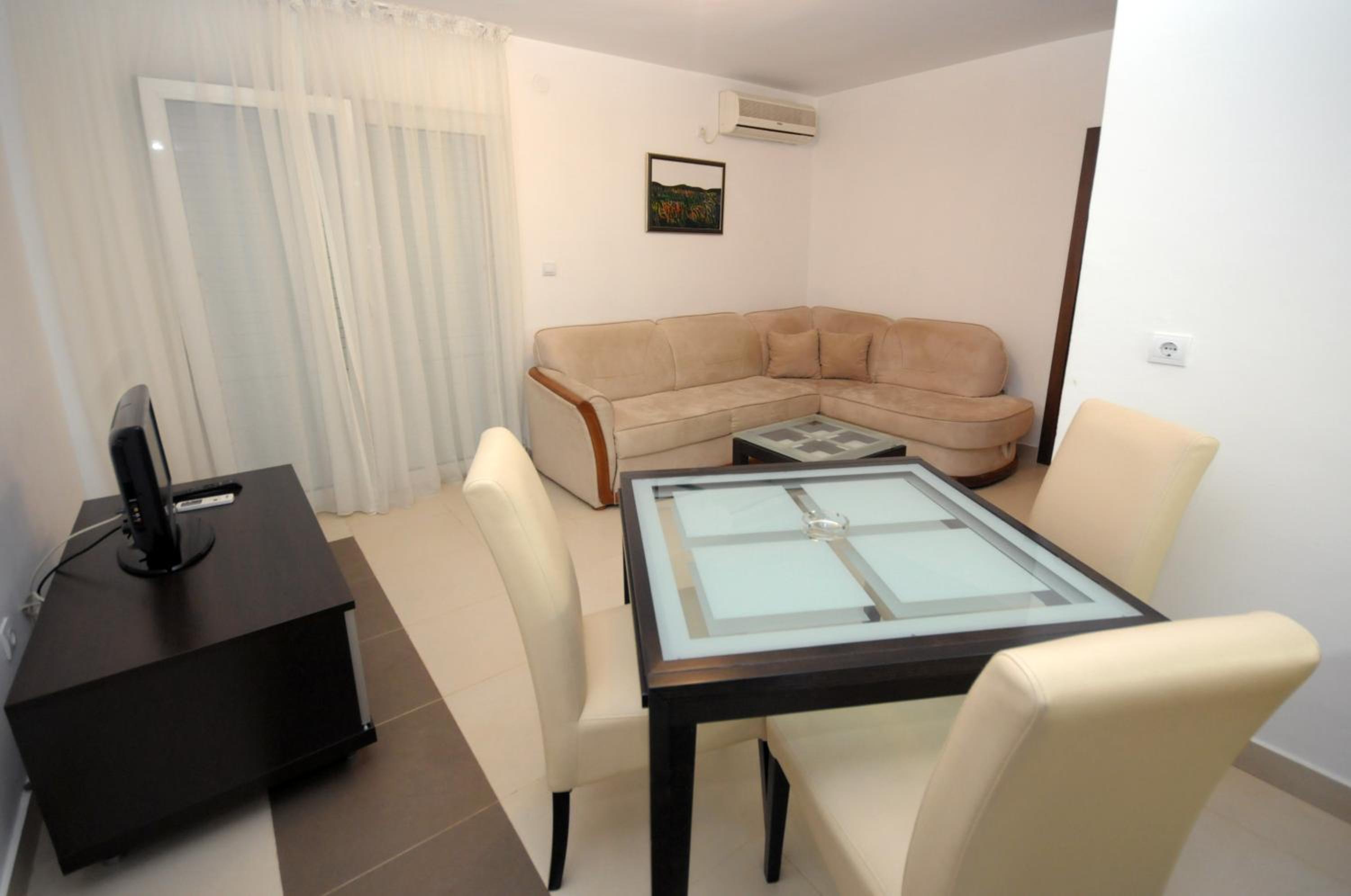 Comfort One-Bedroom Apartment - Photo 1