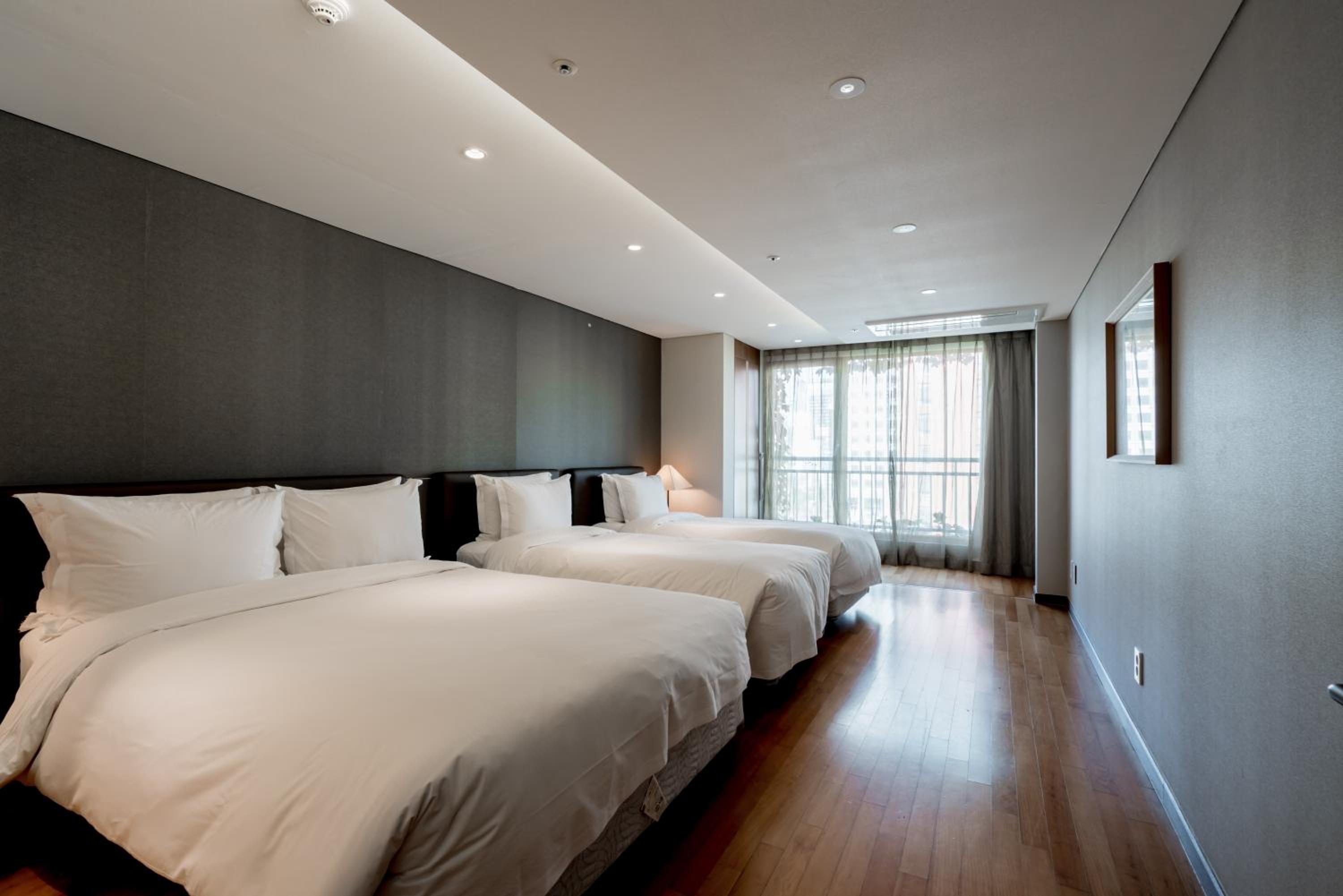 Two bedroom Premier Suite - Photo 4