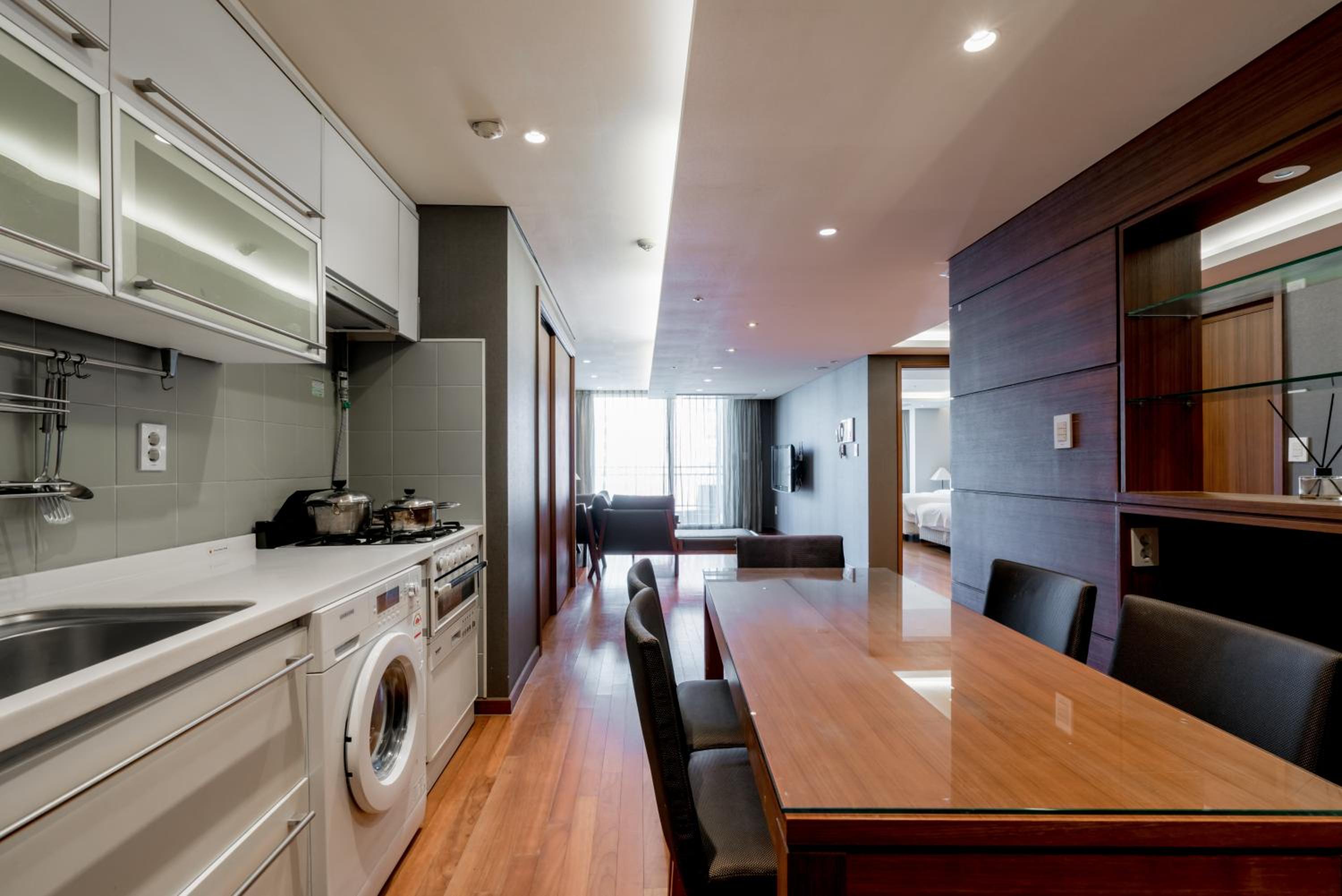 Two bedroom Premier Suite - Photo 13