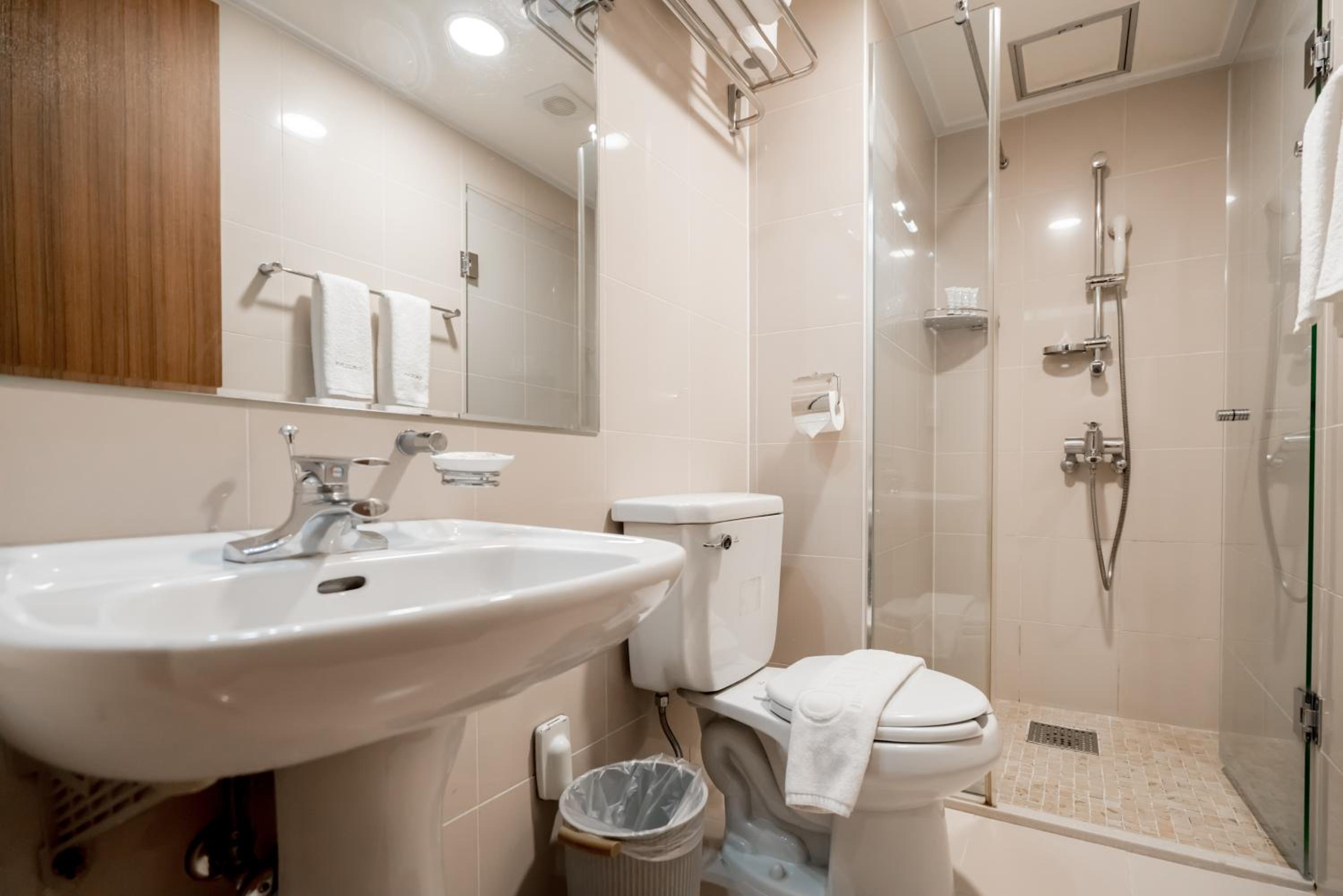 Two bedroom Premier Suite - Photo 5