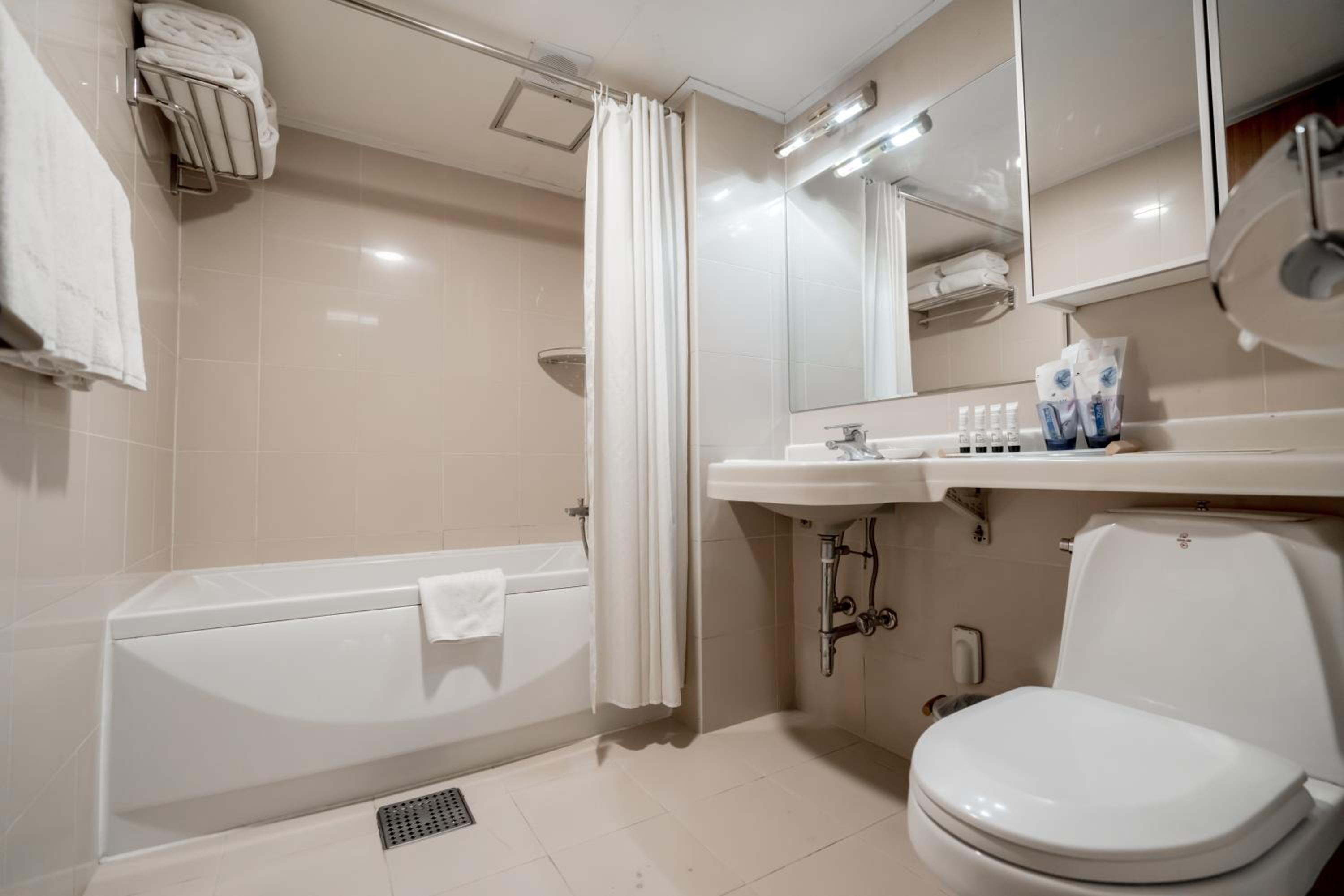 Two bedroom Premier Suite - Photo 2
