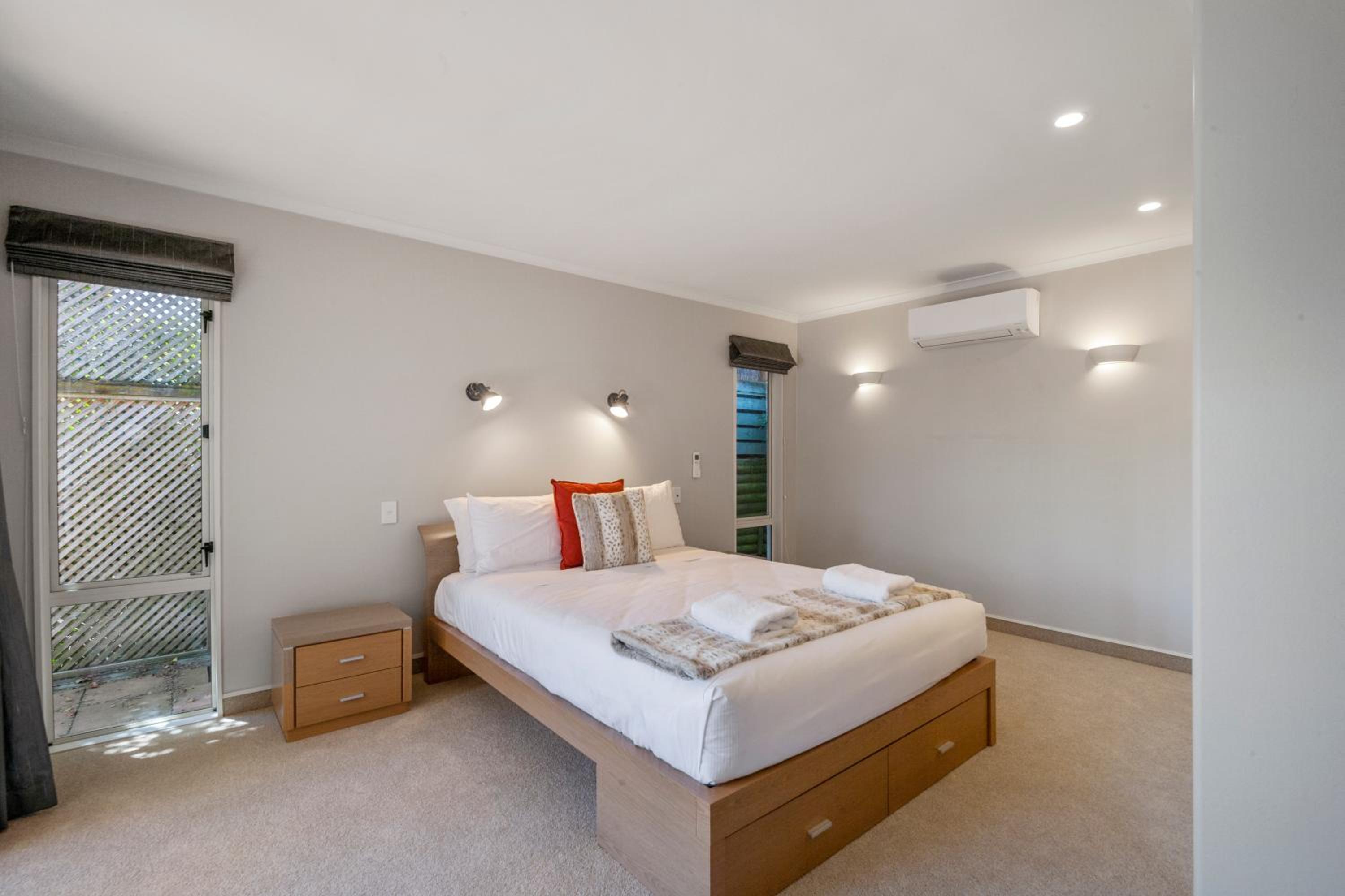 Four-Bedroom House photo 1