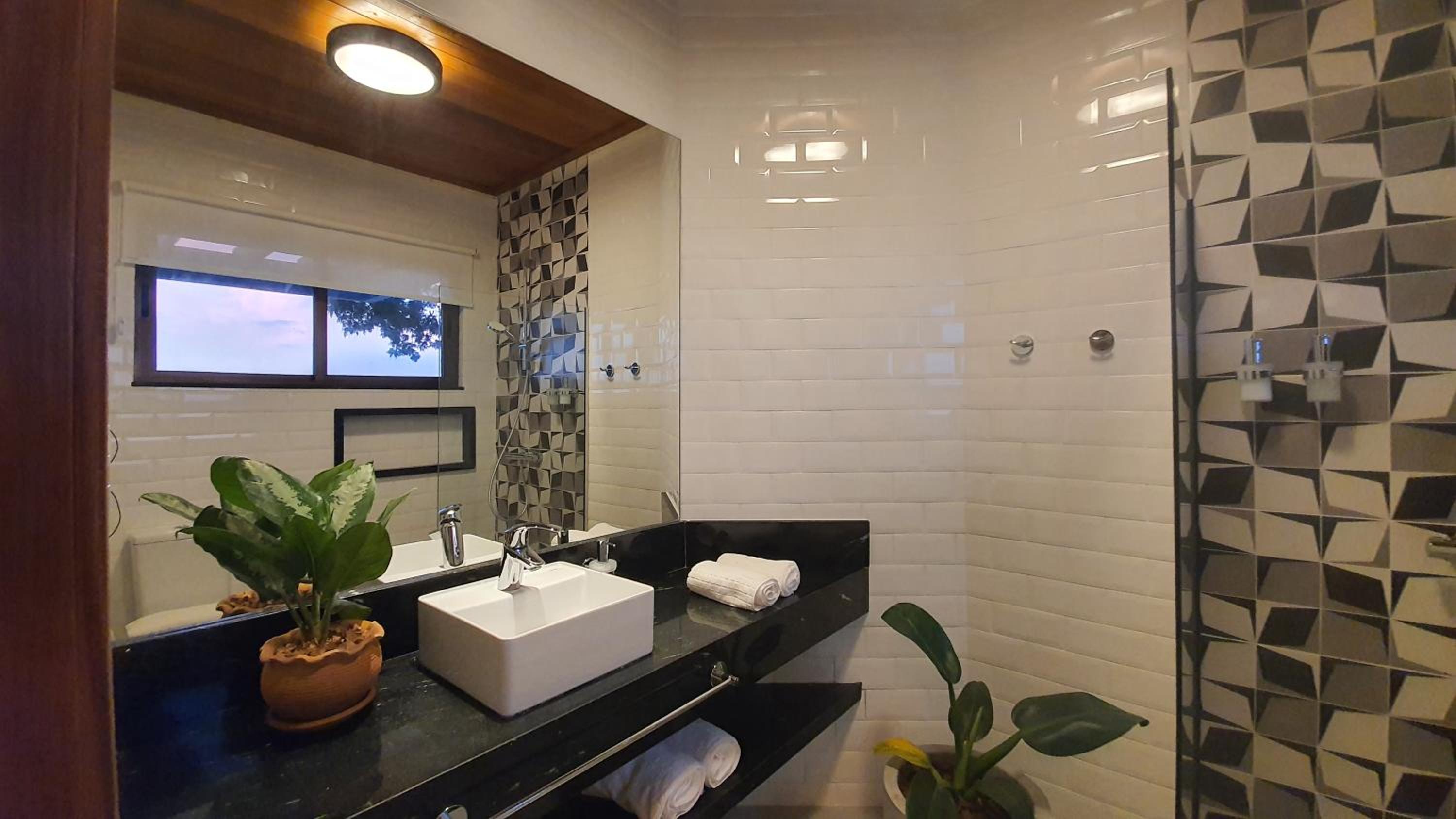 Deluxe Double Room with Balcony and Sea View photo 2