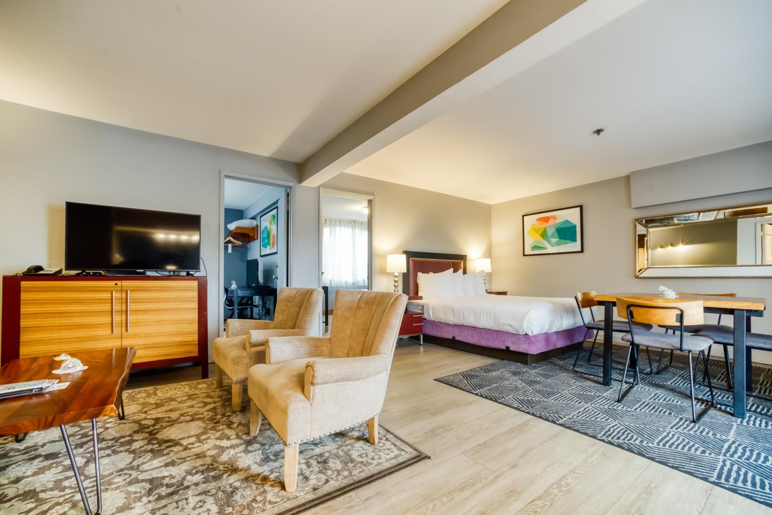 Two-Bedroom Suite photo 2