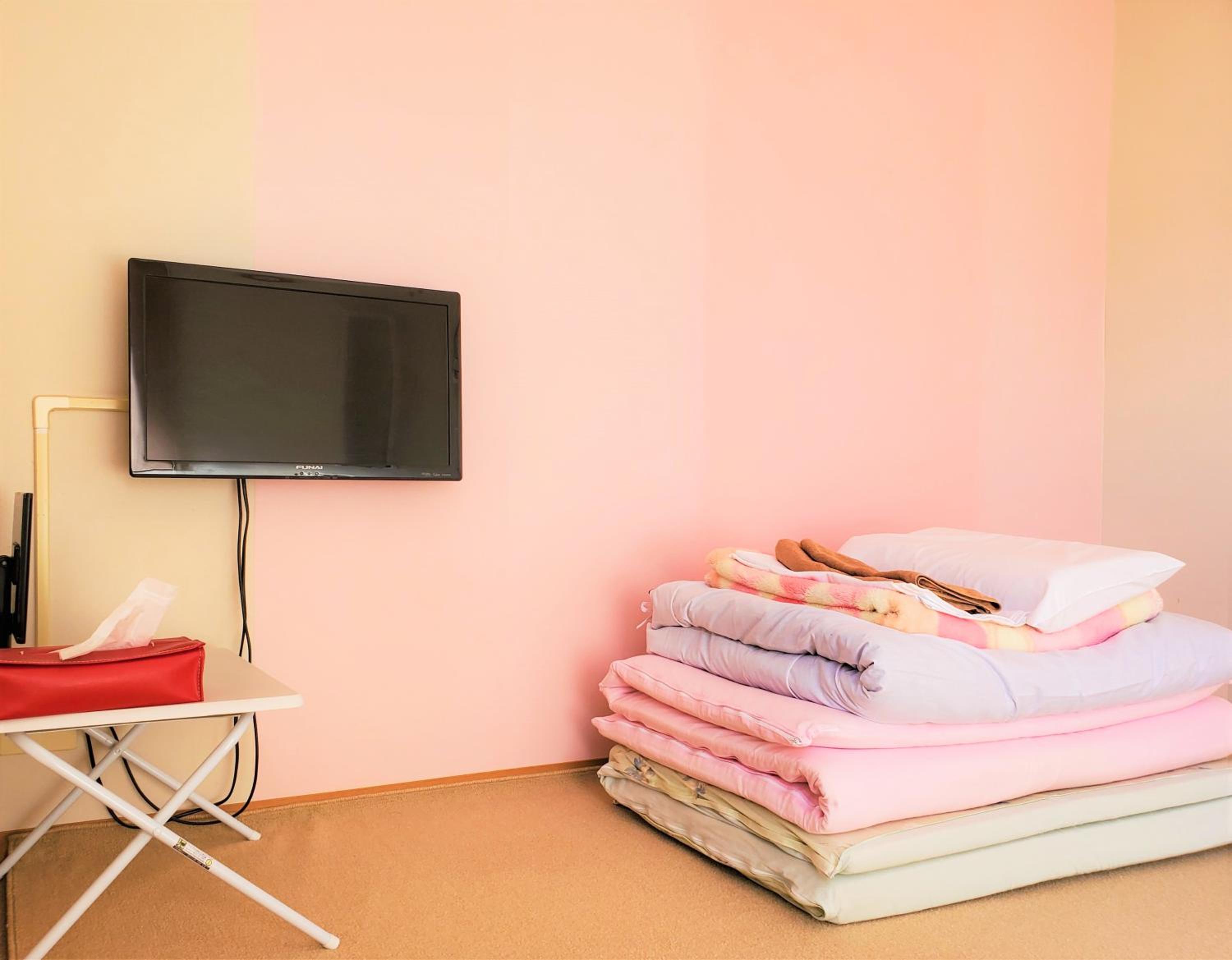 Twin Room - Photo 3