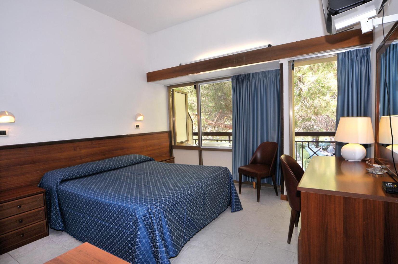 Double or Twin Room with Balcony photo 1