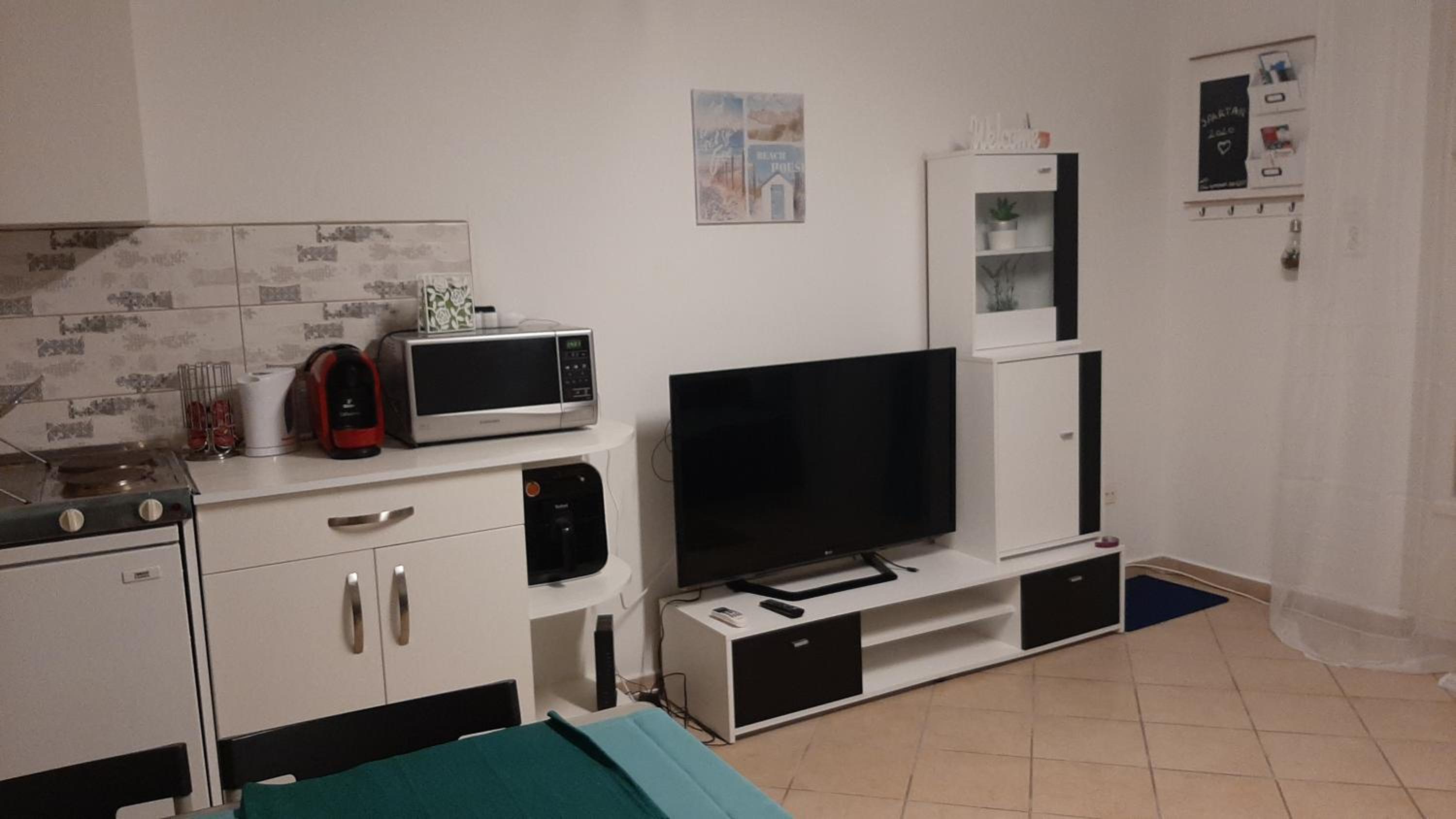 One-Bedroom House photo 2