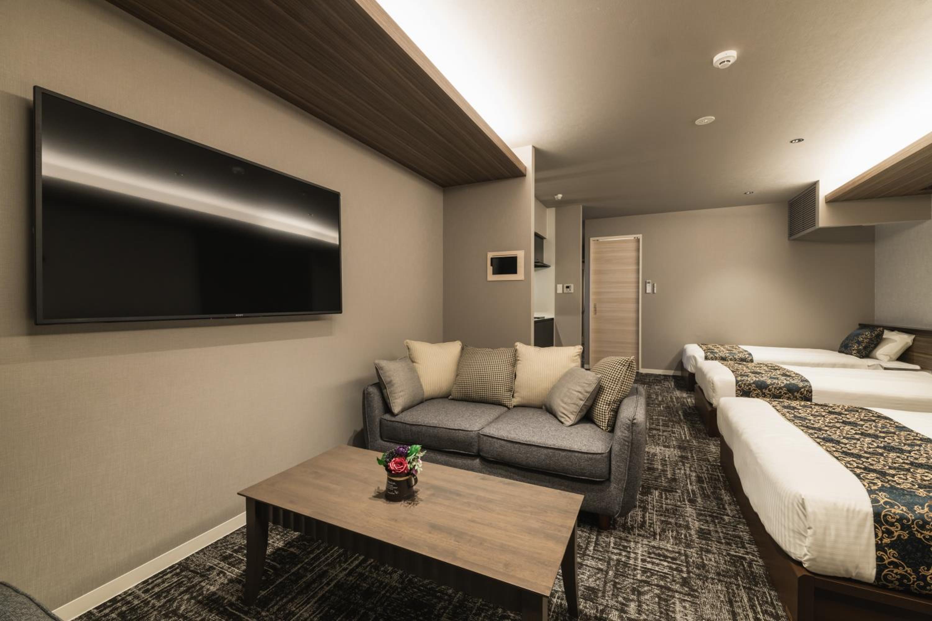 Superior Suite - Photo 6