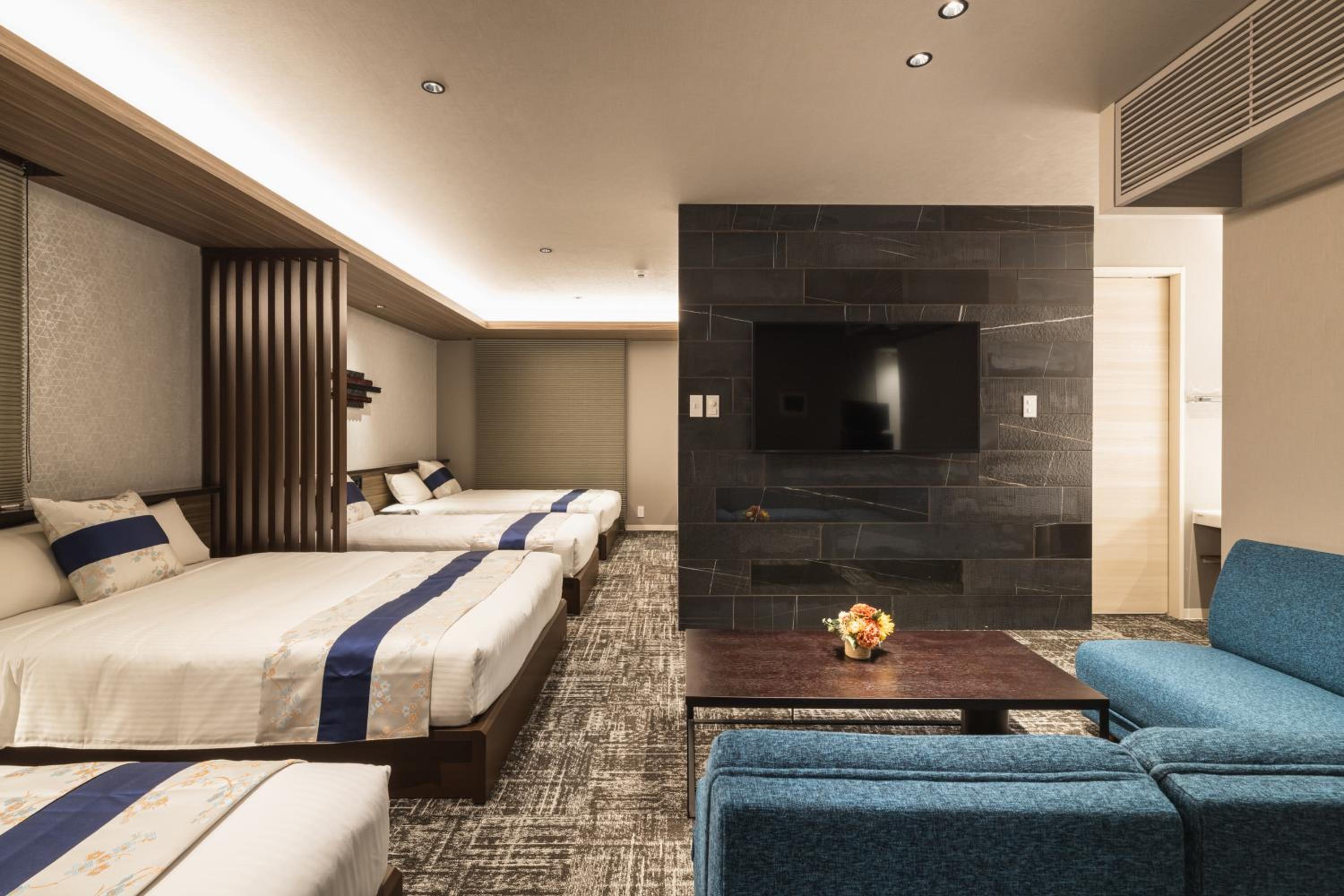 Deluxe Suite - Photo 10
