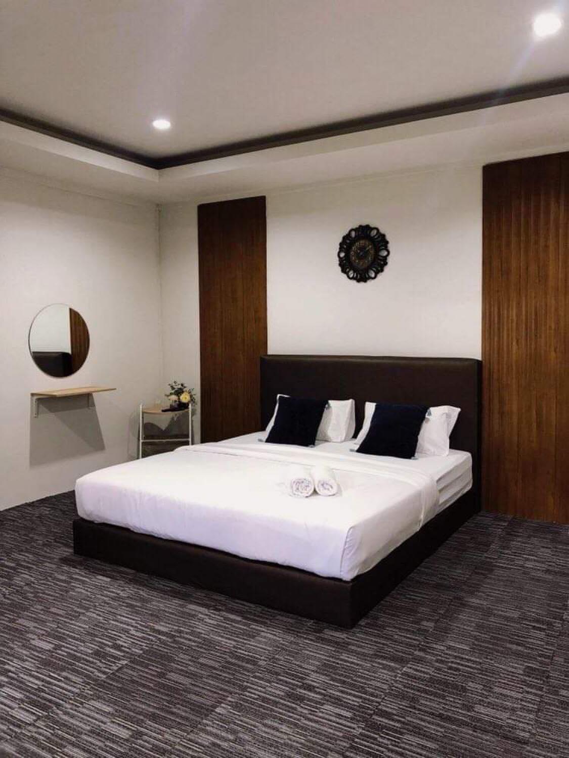 Standard King Room - Photo 2