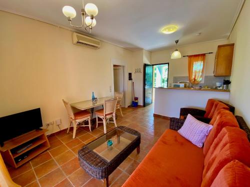 One-Bedroom Apartment (2 - 3 Adults) photo 2