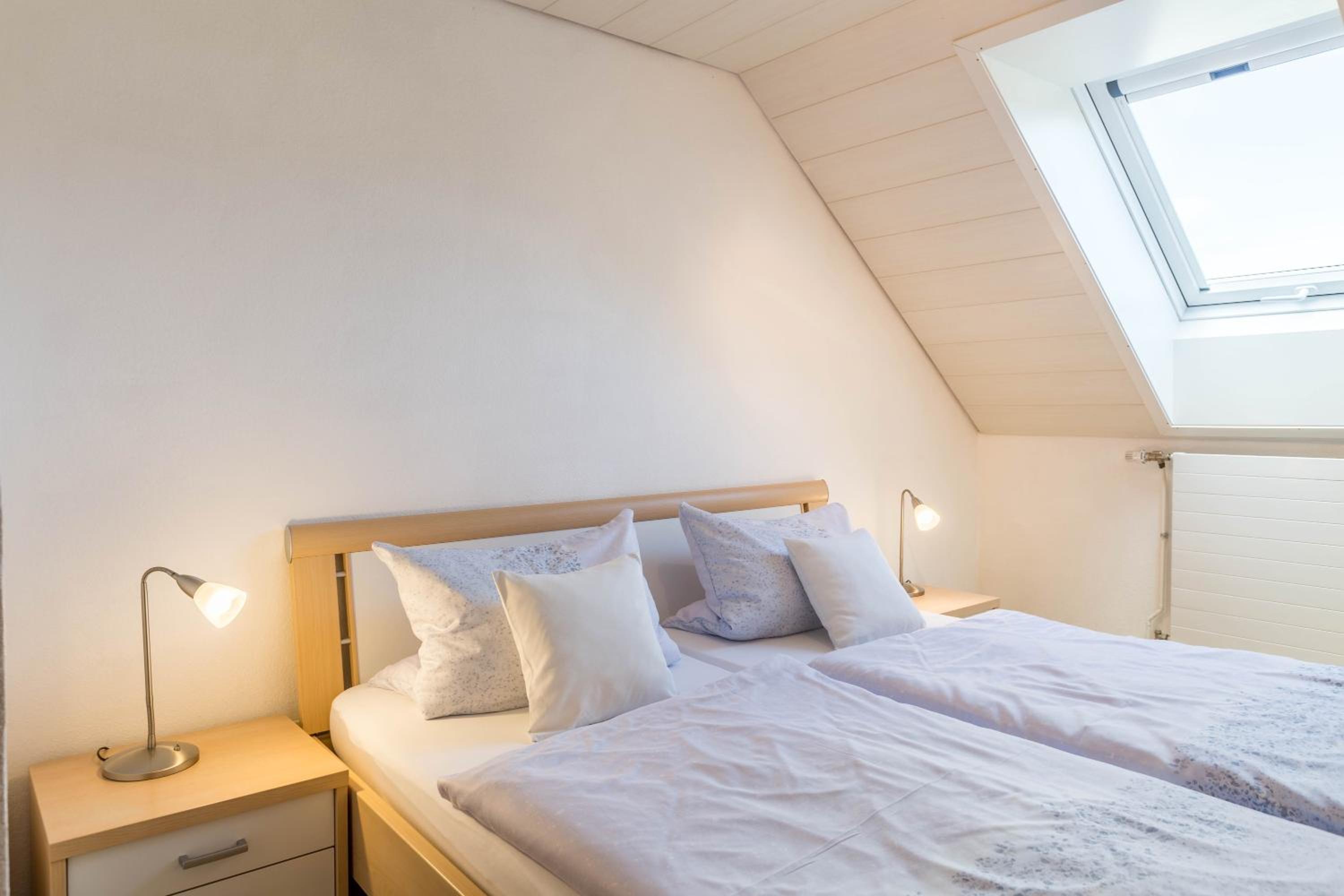 Two-Bedroom Apartment with Mountain View photo 2