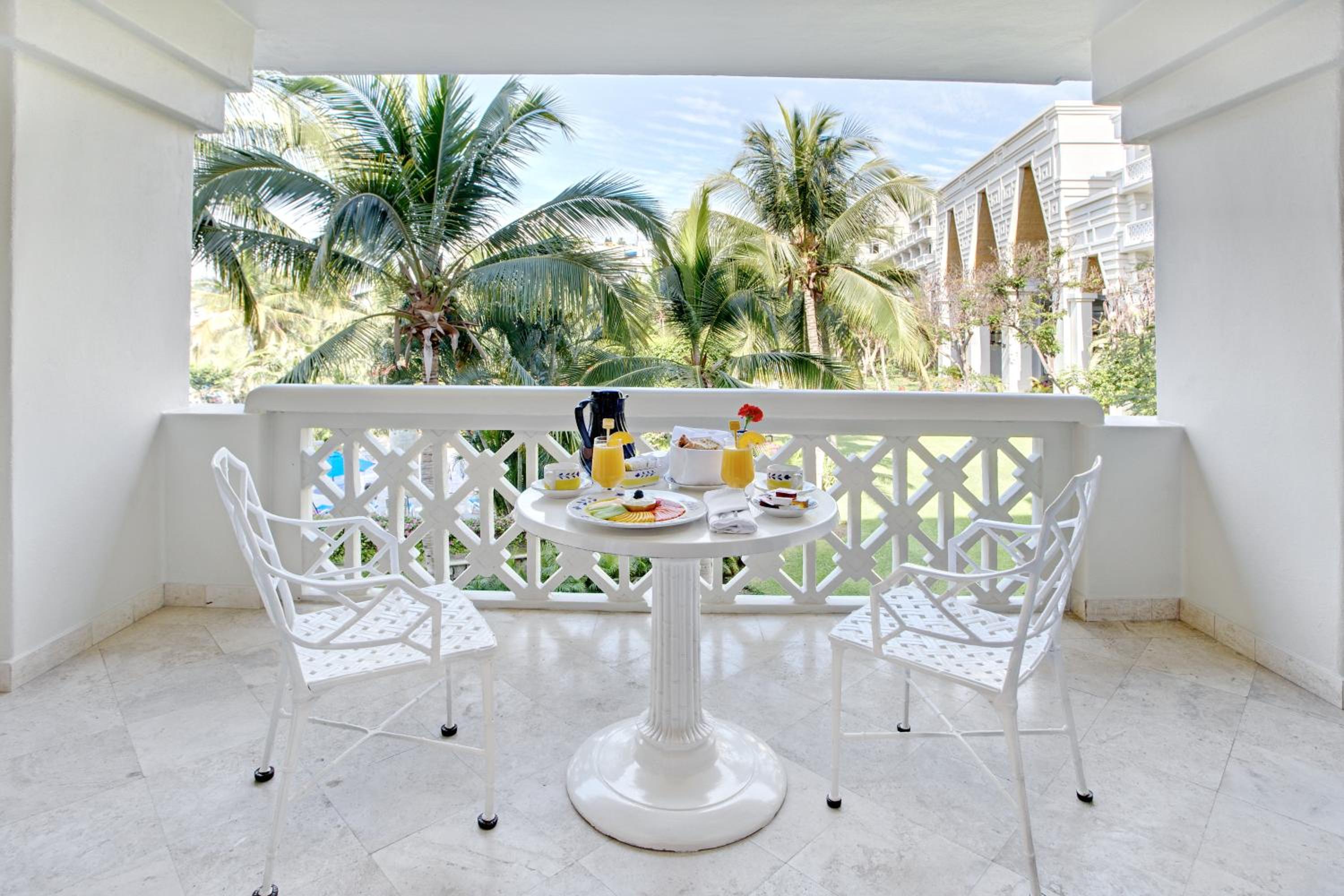 Junior Suite Deluxe (2 Adults + 2 Children) photo 3